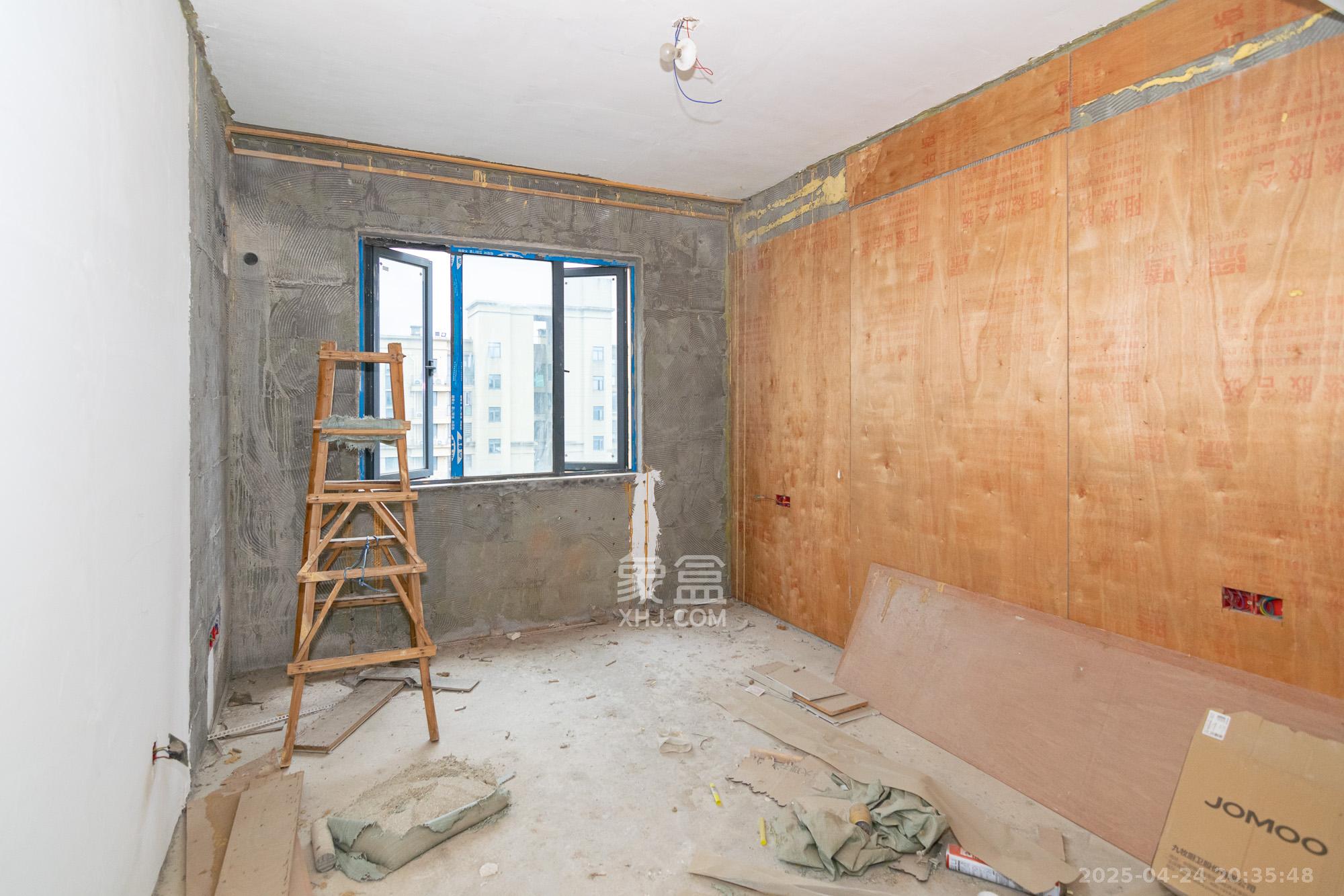 澳海月亮湾 4室2厅2卫 65.0万 澳海月亮湾 4室2厅2卫 65.0万卧室