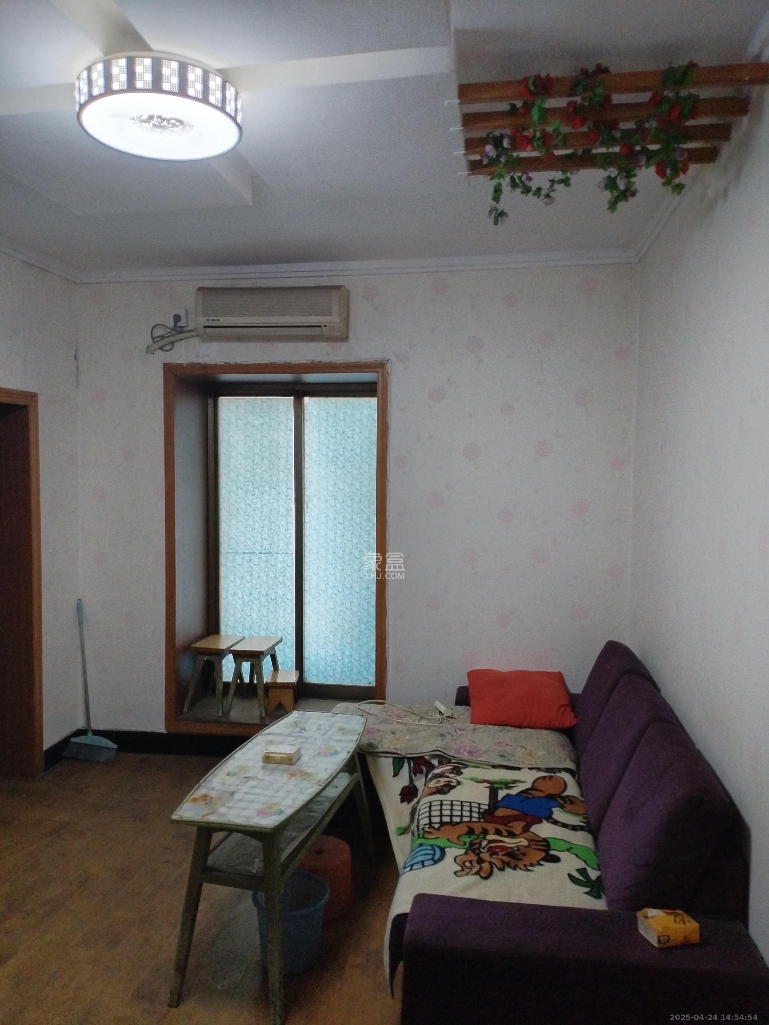 印染厂宿舍  1室1厅1卫    1400.0元/月 印染厂宿舍  1室1厅1卫    1400.0元/月