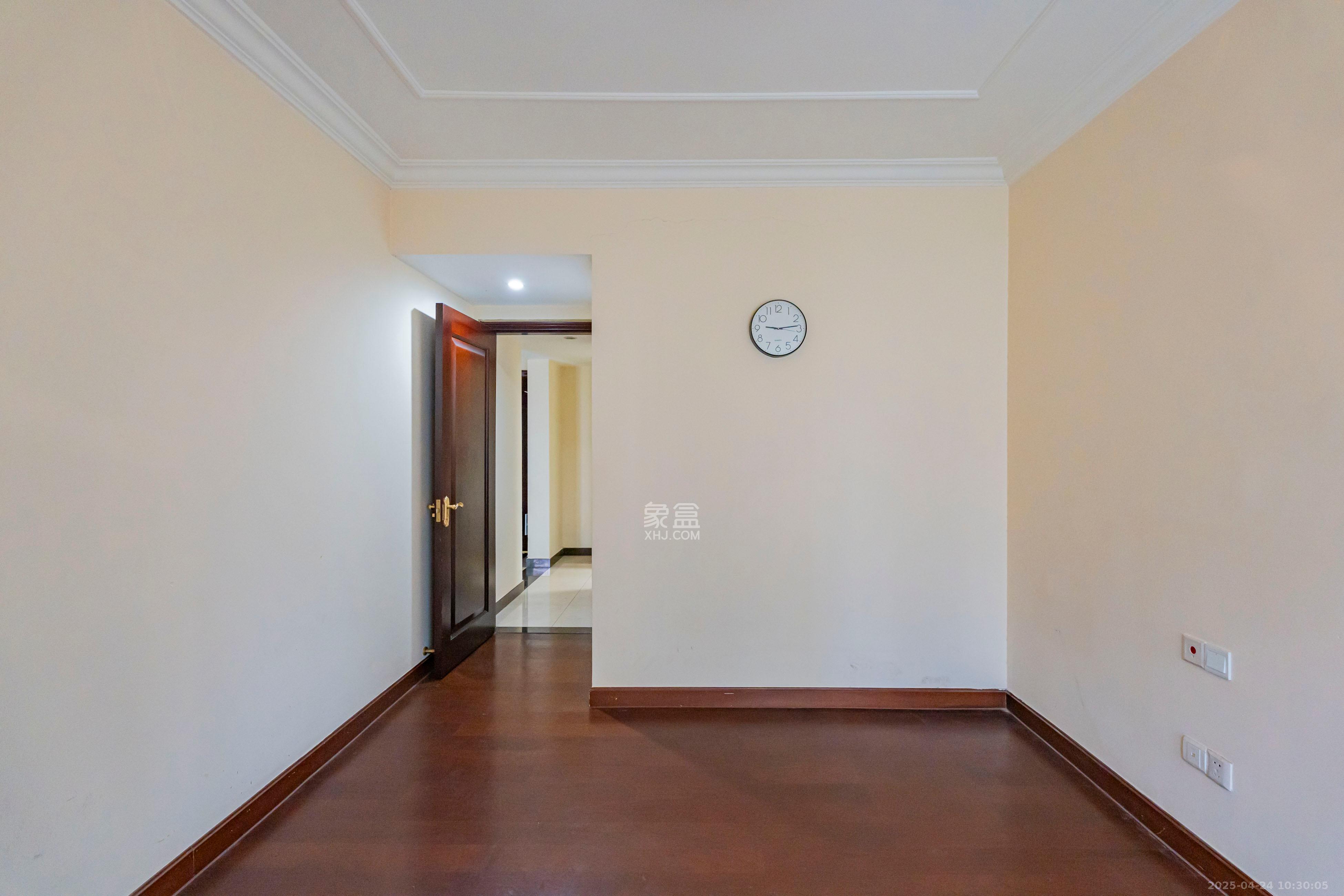 恒大雅苑 3室2厅2卫 2600.0元/月 恒大雅苑 3室2厅2卫 2600.0元/月室内图