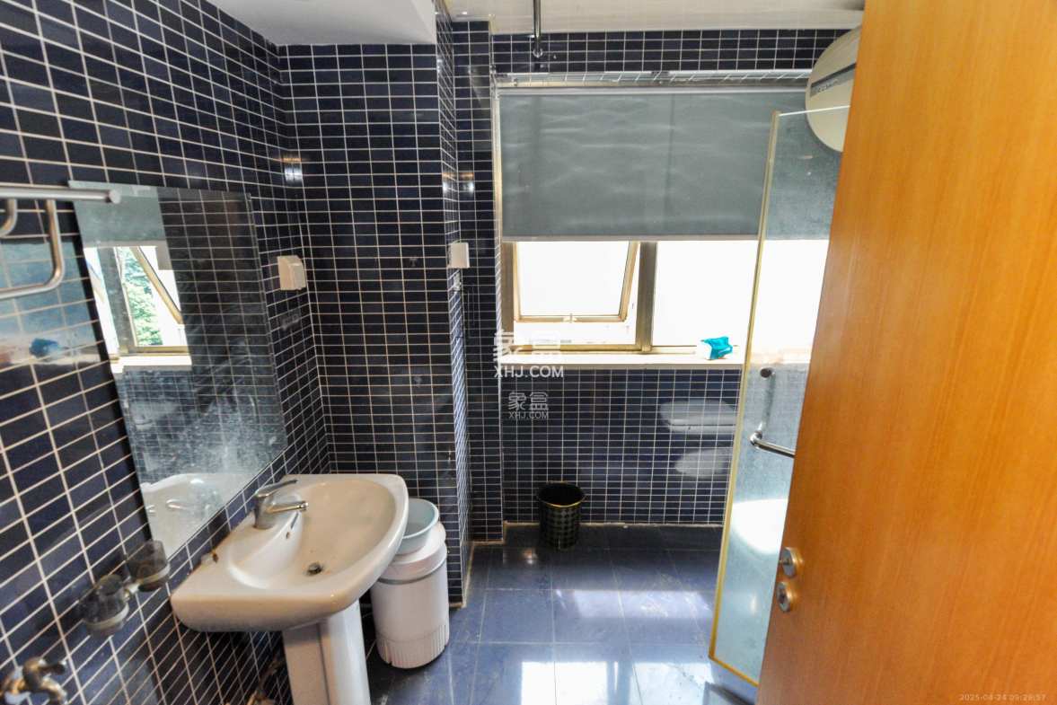 麓谷坐标 1室1厅1卫 2000.00元/月 麓谷坐标 1室1厅1卫 2000.00元/月室内图