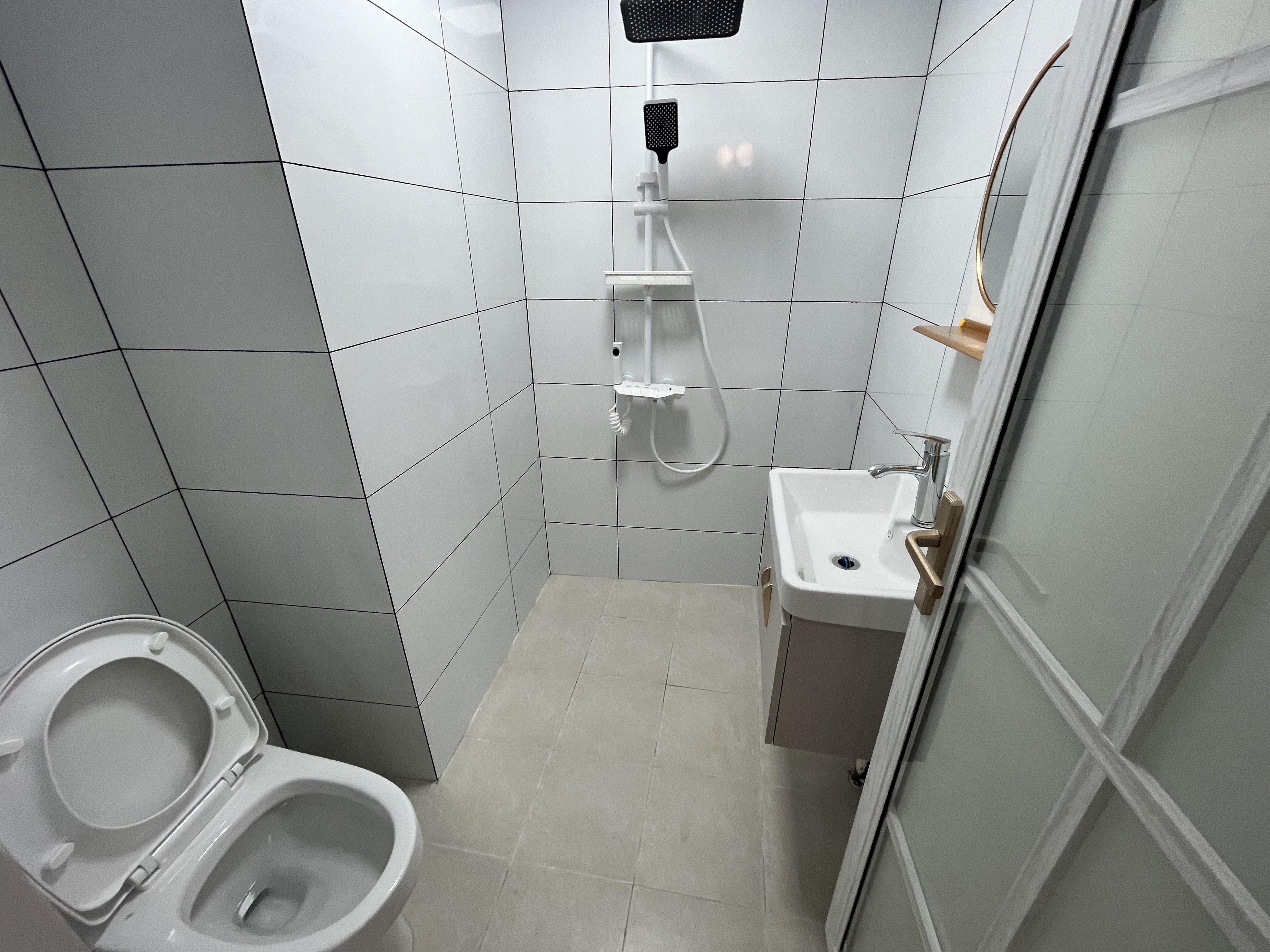 虹冠大厦 2室2厅1卫 59.8万 虹冠大厦 2室2厅1卫 59.8万卫生间