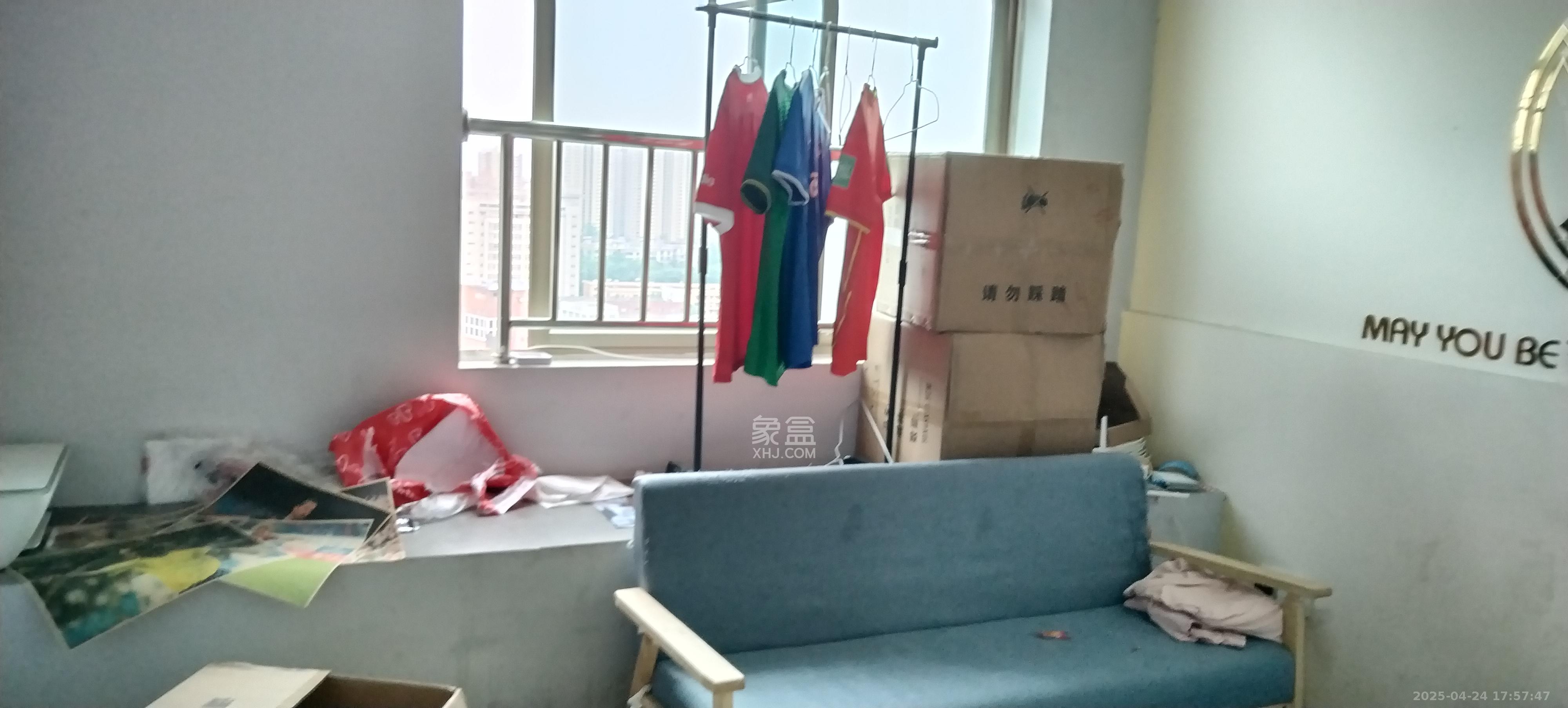 香颂国际  4室1厅1卫    2800.0元/月 香颂国际  4室1厅1卫    2800.0元/月室内图