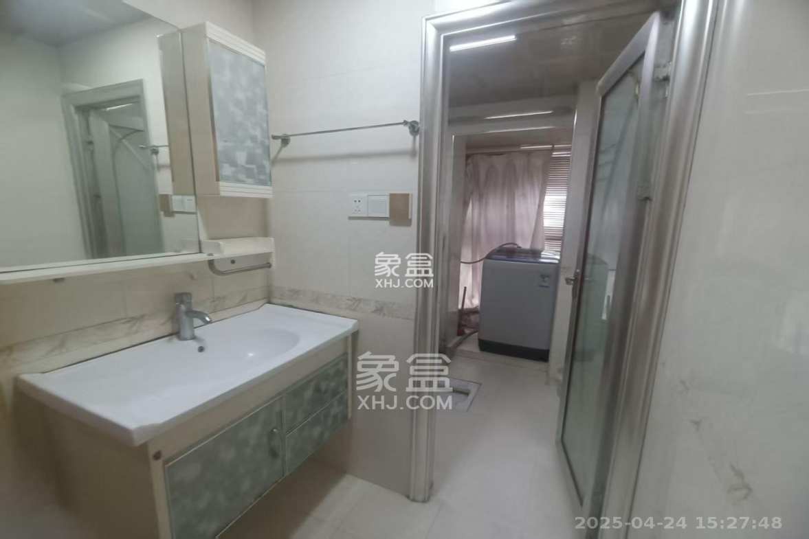 长盛岚庭  3室2厅1卫    1800.0元/月 长盛岚庭  3室2厅1卫    1800.0元/月室内图