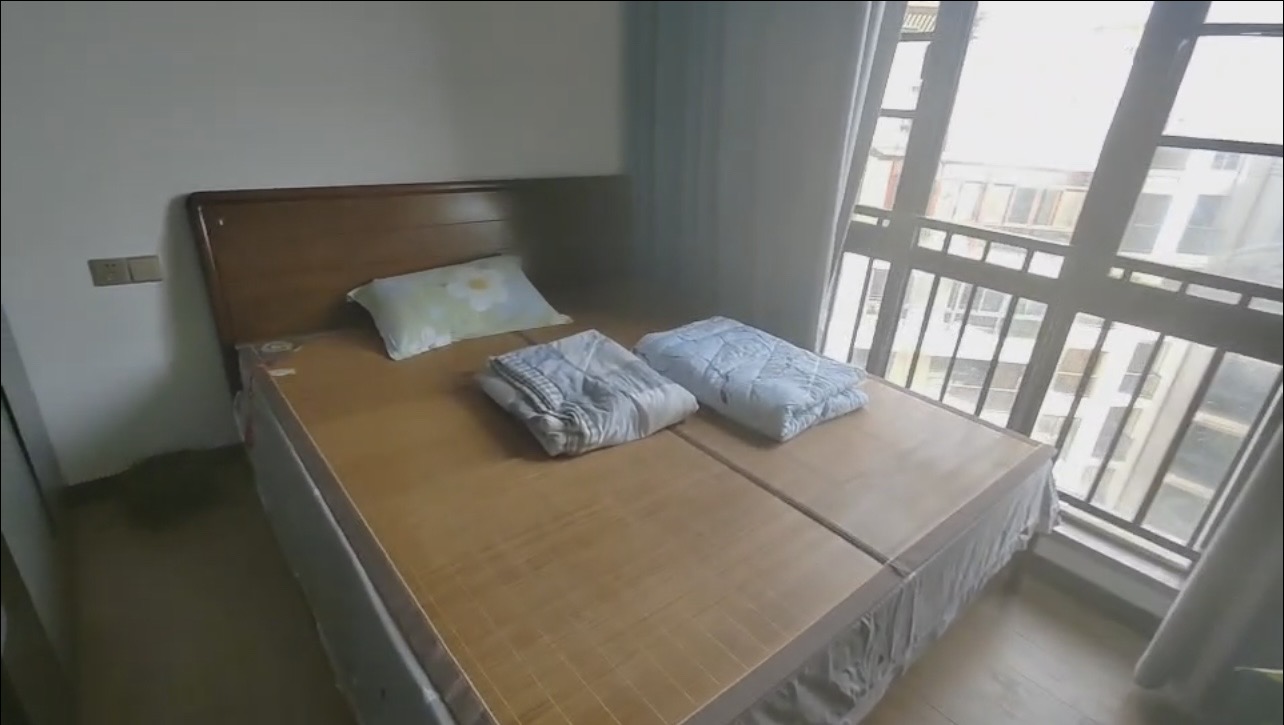 开维生态城  3室2厅2卫    150.0万 开维生态城  3室2厅2卫    150.0万室内图