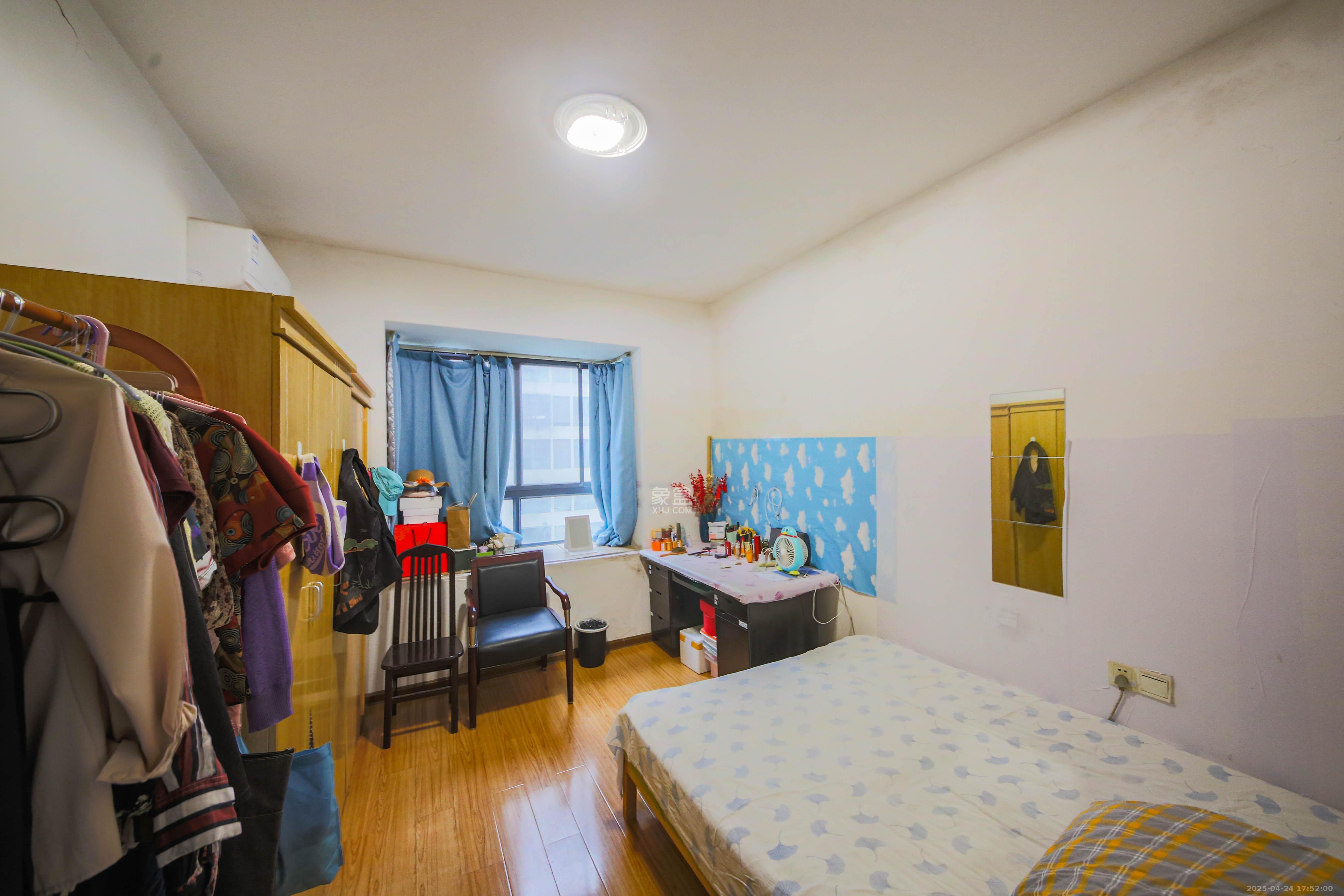 满庭芳小区  2室2厅1卫    73.0万卧室