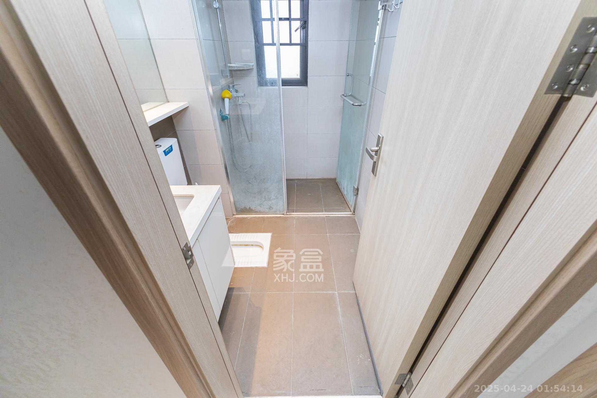 时代倾城五期 4室2厅2卫 102.8万 时代倾城五期 4室2厅2卫 102.8万卫生间