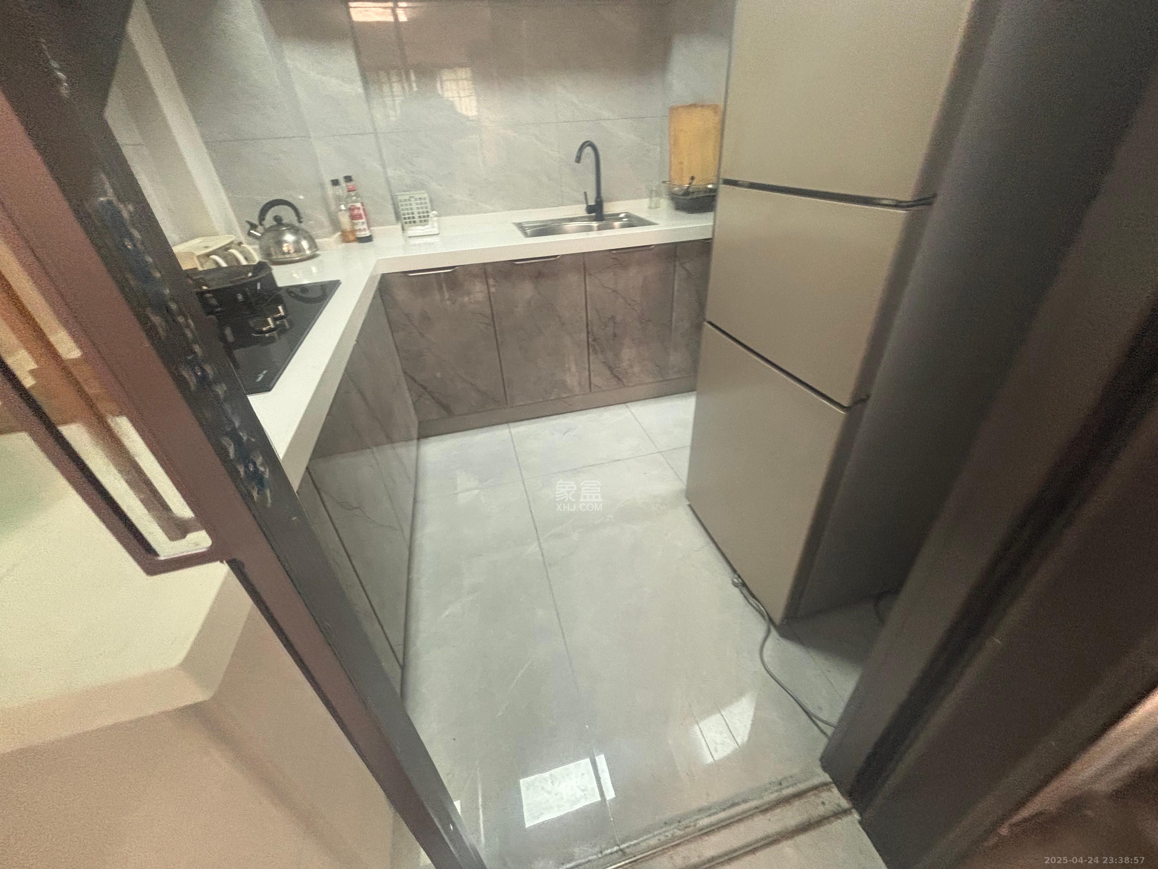 上东印象  1室1厅1卫   1600.00元/月室内图1