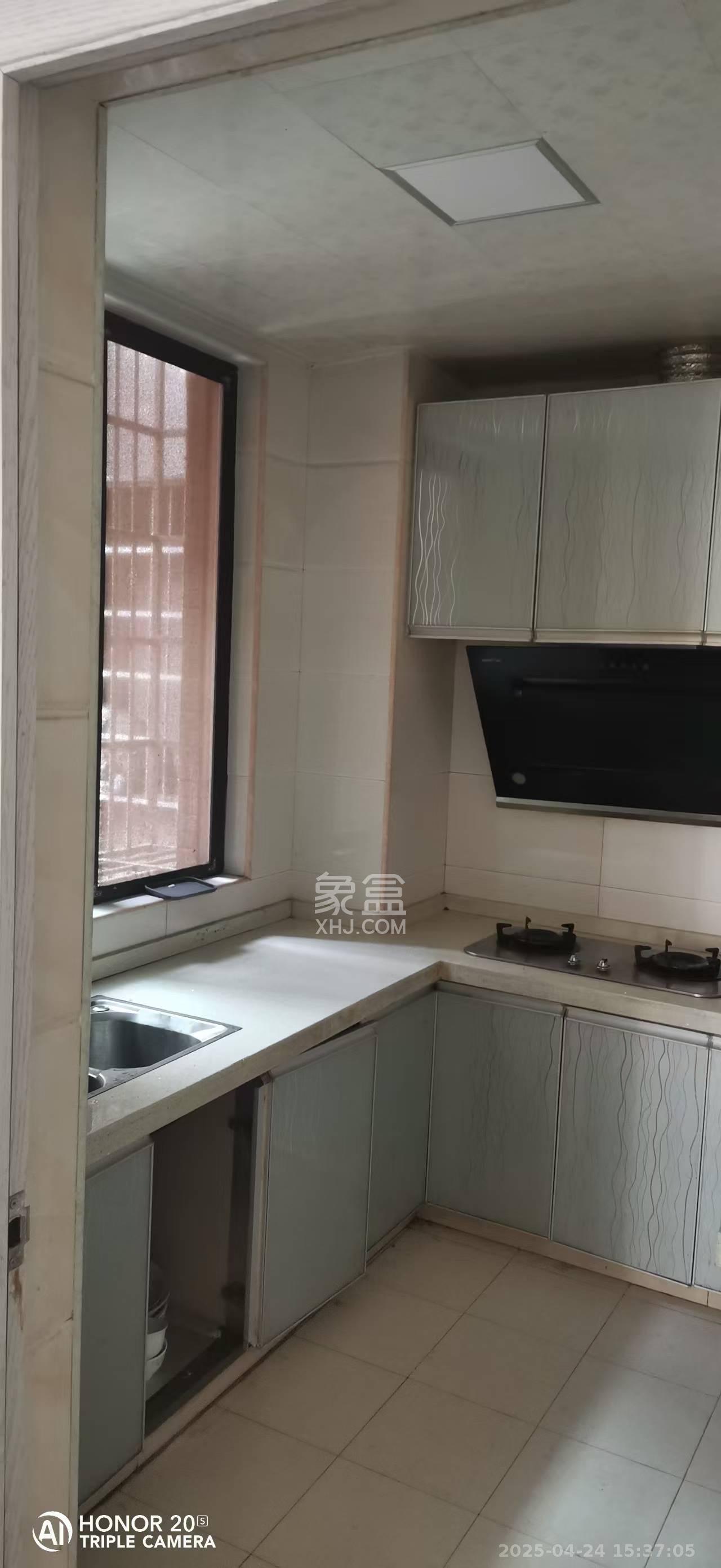 金南家园一期  2室2厅1卫   1700.00元/月室内图