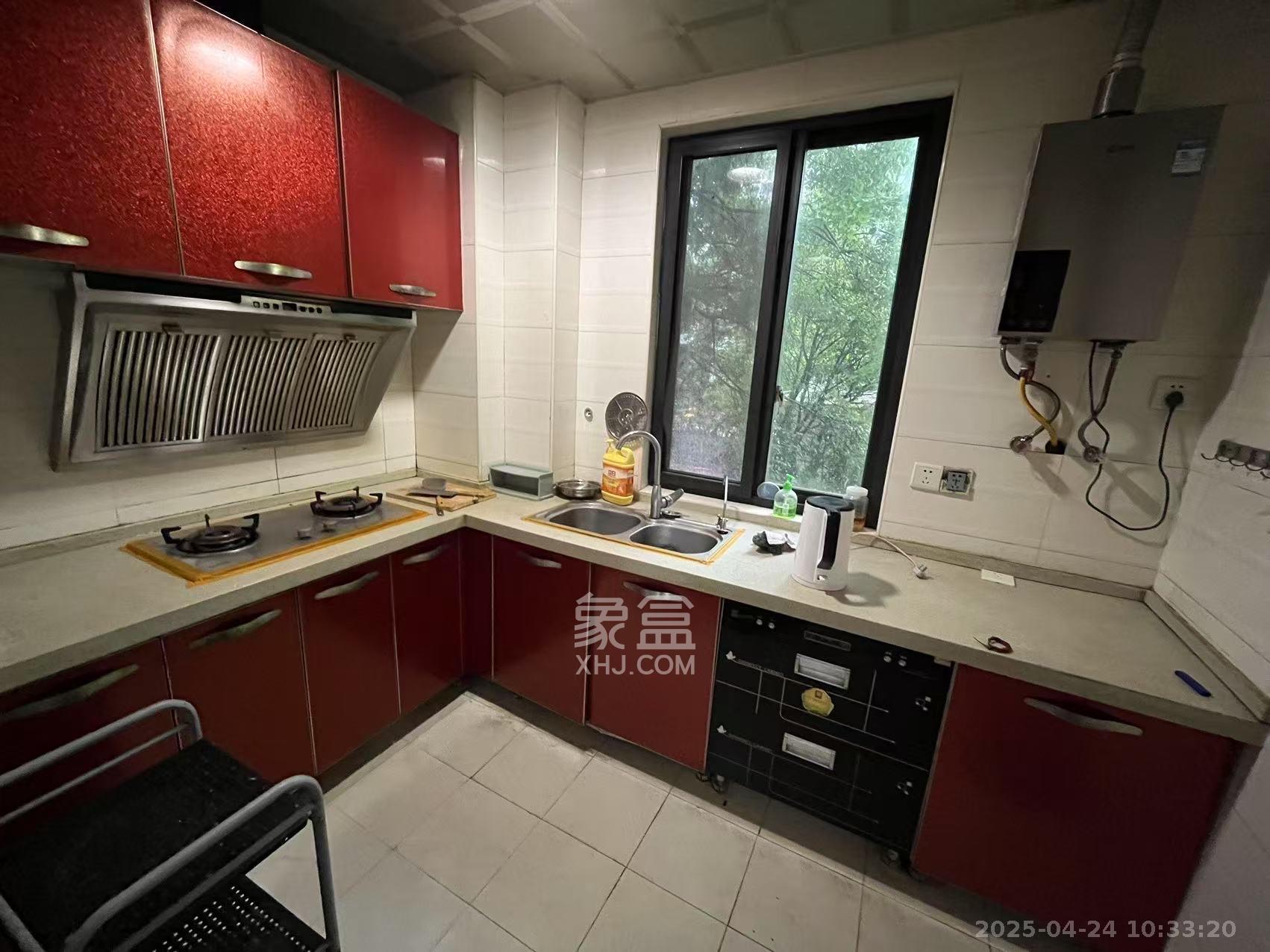 嘉宇盛世华章 3室2厅2卫 2600.0元/月 嘉宇盛世华章 3室2厅2卫 2600.0元/月室内图