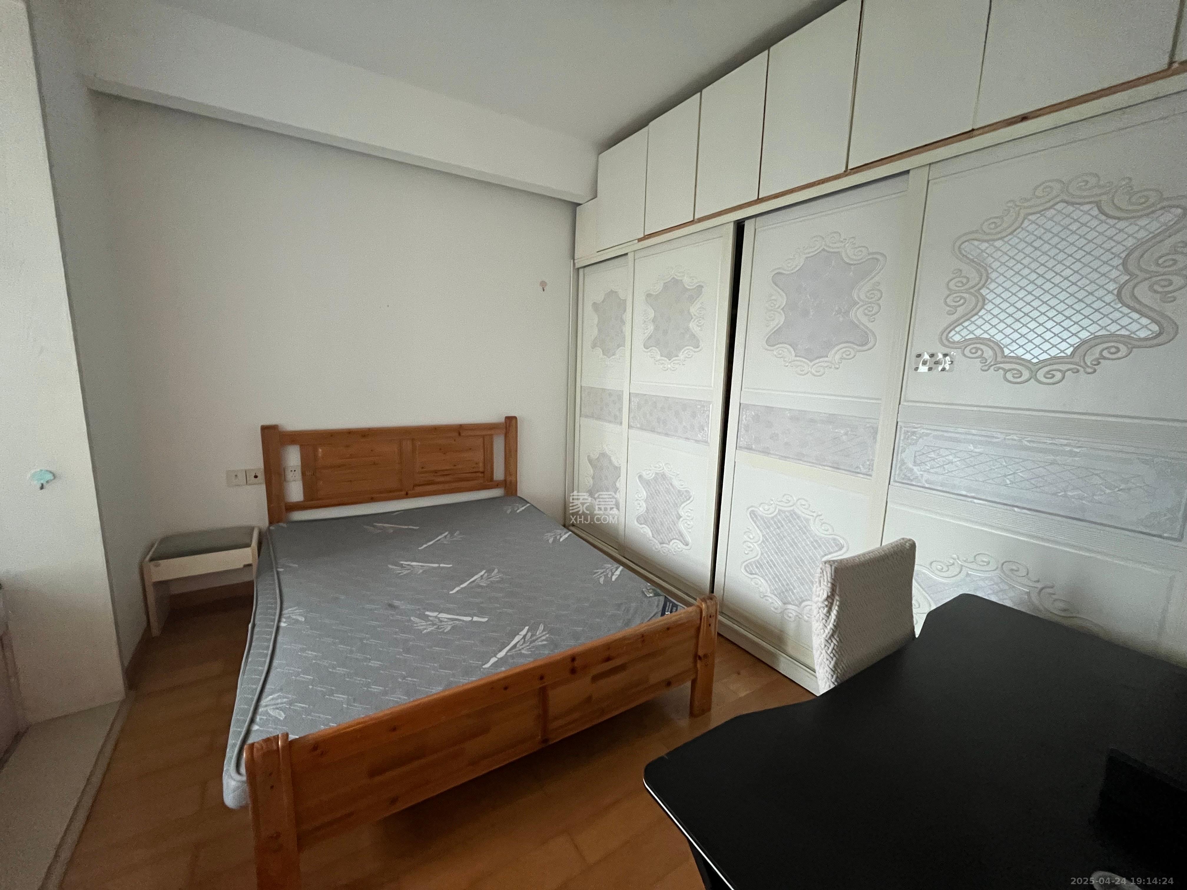 佳天瑞宁花园  1室2厅1卫   2500.00元/月室内图