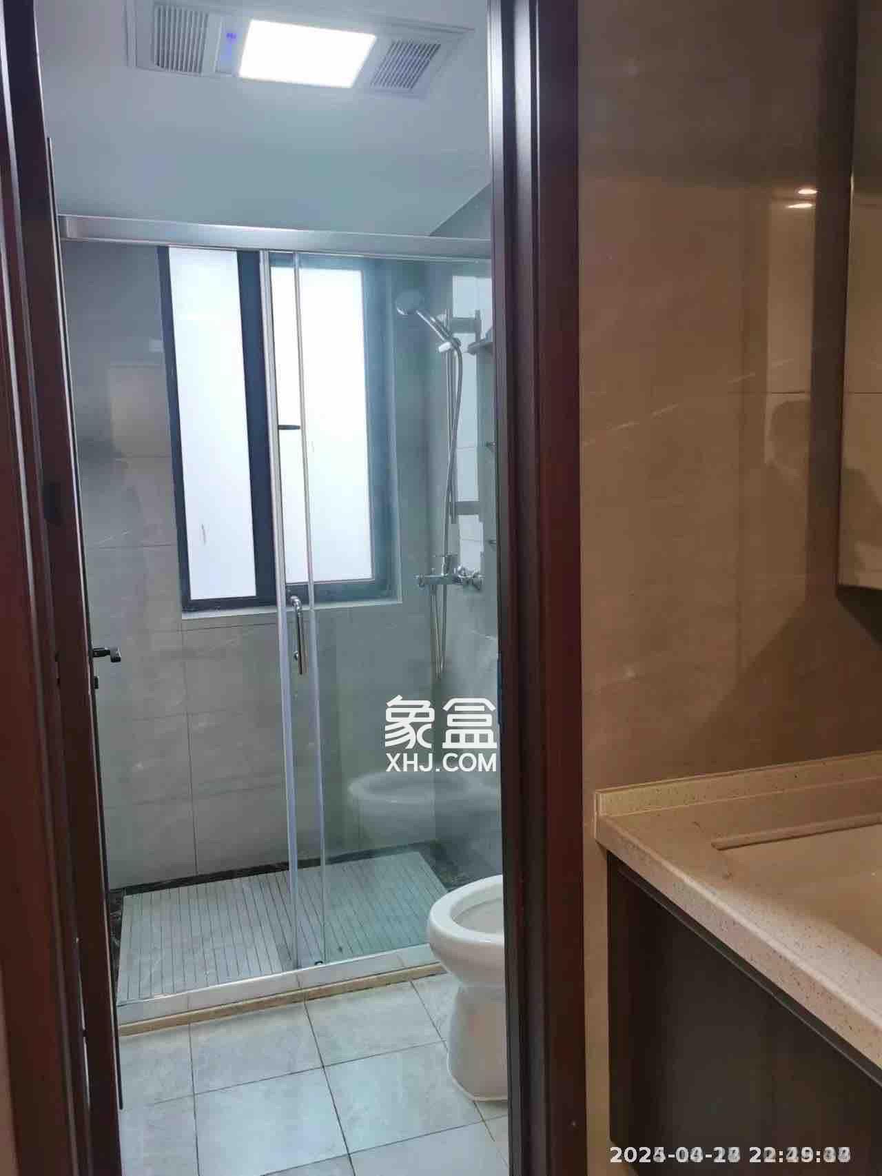 绿地长沙城际空间站（绿地新里佳苑）  2室2厅2卫   3400.00元/月室内图