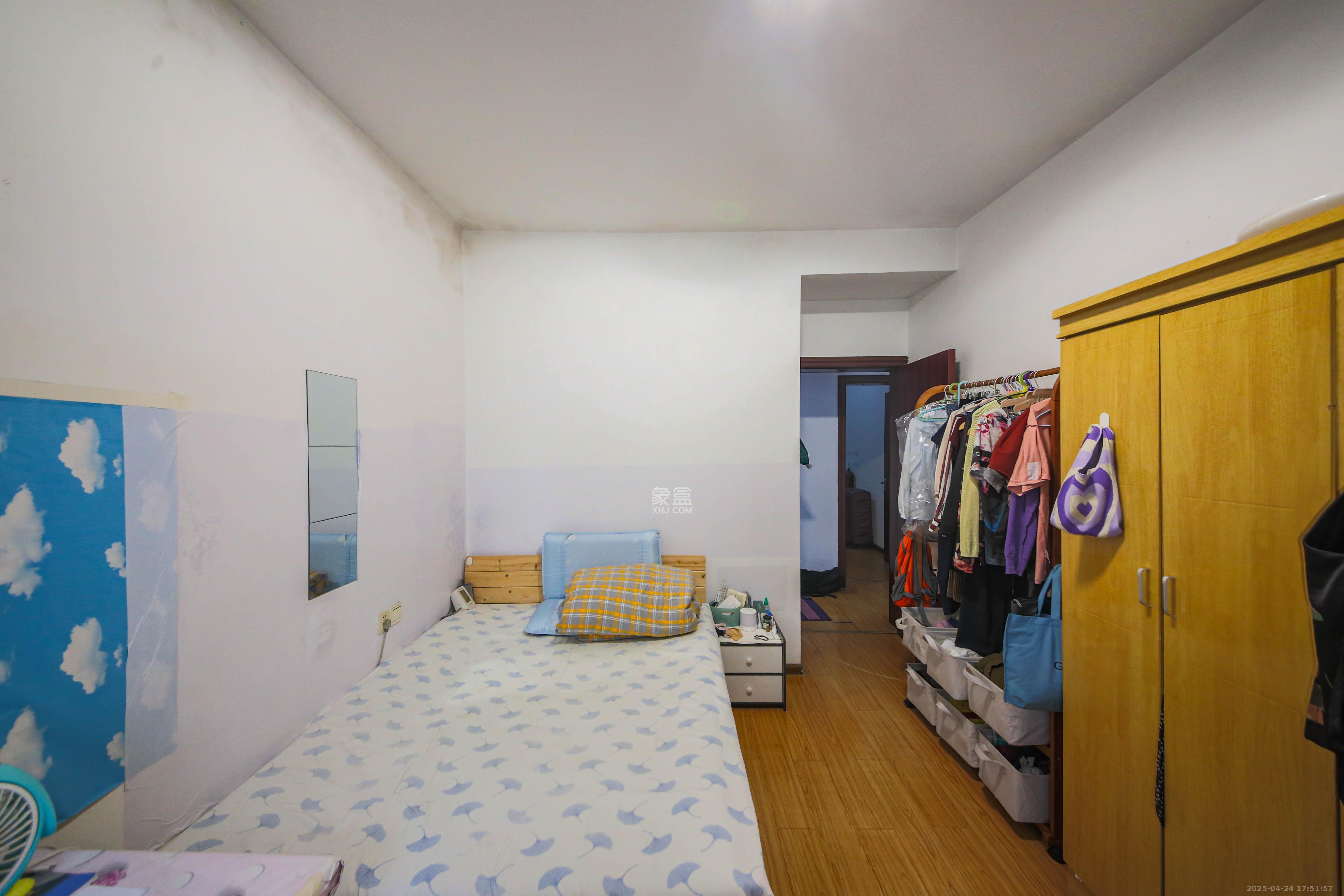 满庭芳小区  2室2厅1卫    73.0万卧室