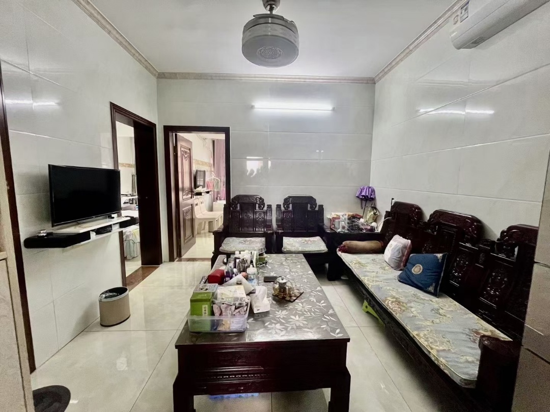 滨江花城  2室1厅1卫    69.0万 滨江花城  2室1厅1卫    69.0万室内图