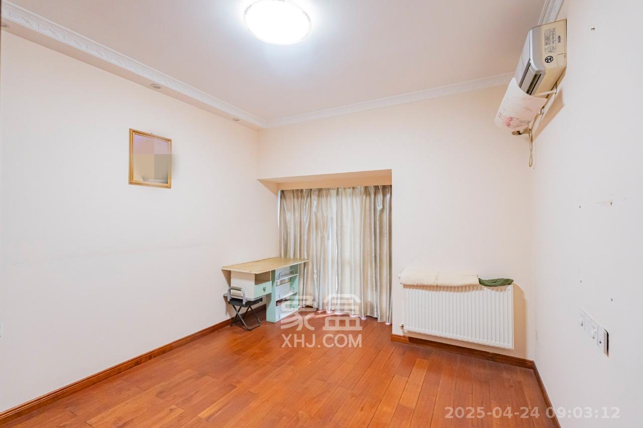 归心苑 4室2厅2卫 5000.0元/月 归心苑 4室2厅2卫 5000.0元/月室内图