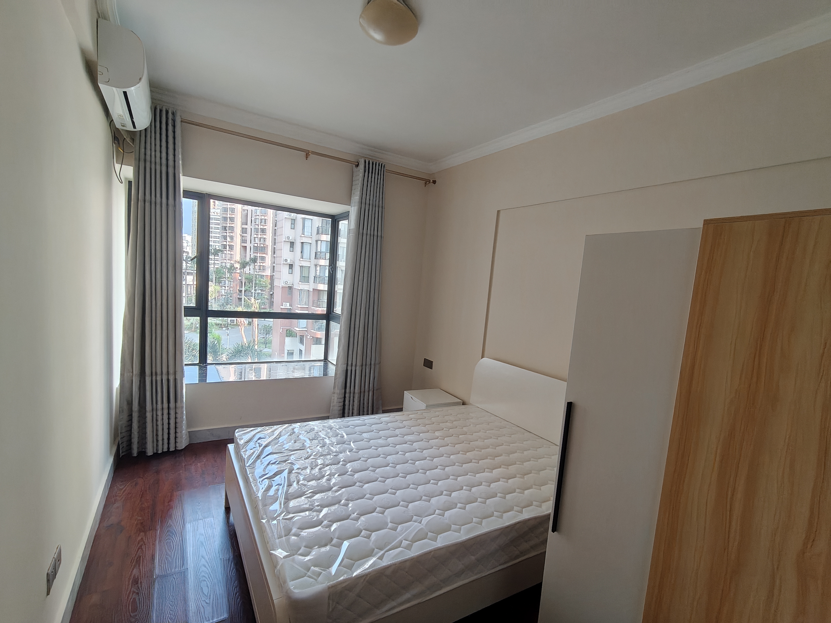 丽晶温泉海景花园二期(丽晶维港、丽晶海景花园) 5室2厅2卫 5500.0元/月 丽晶温泉海景花园二期(丽晶维港、丽晶海景花园) 5室2厅2卫 5500.0元/月室内图