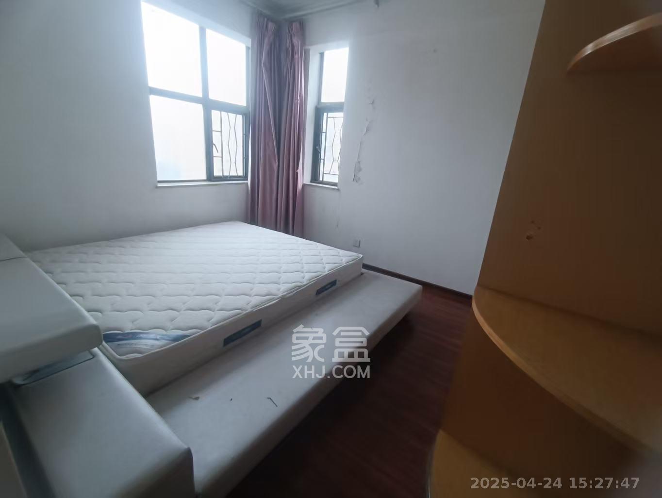 长盛岚庭  3室2厅1卫    1800.0元/月 长盛岚庭  3室2厅1卫    1800.0元/月室内图