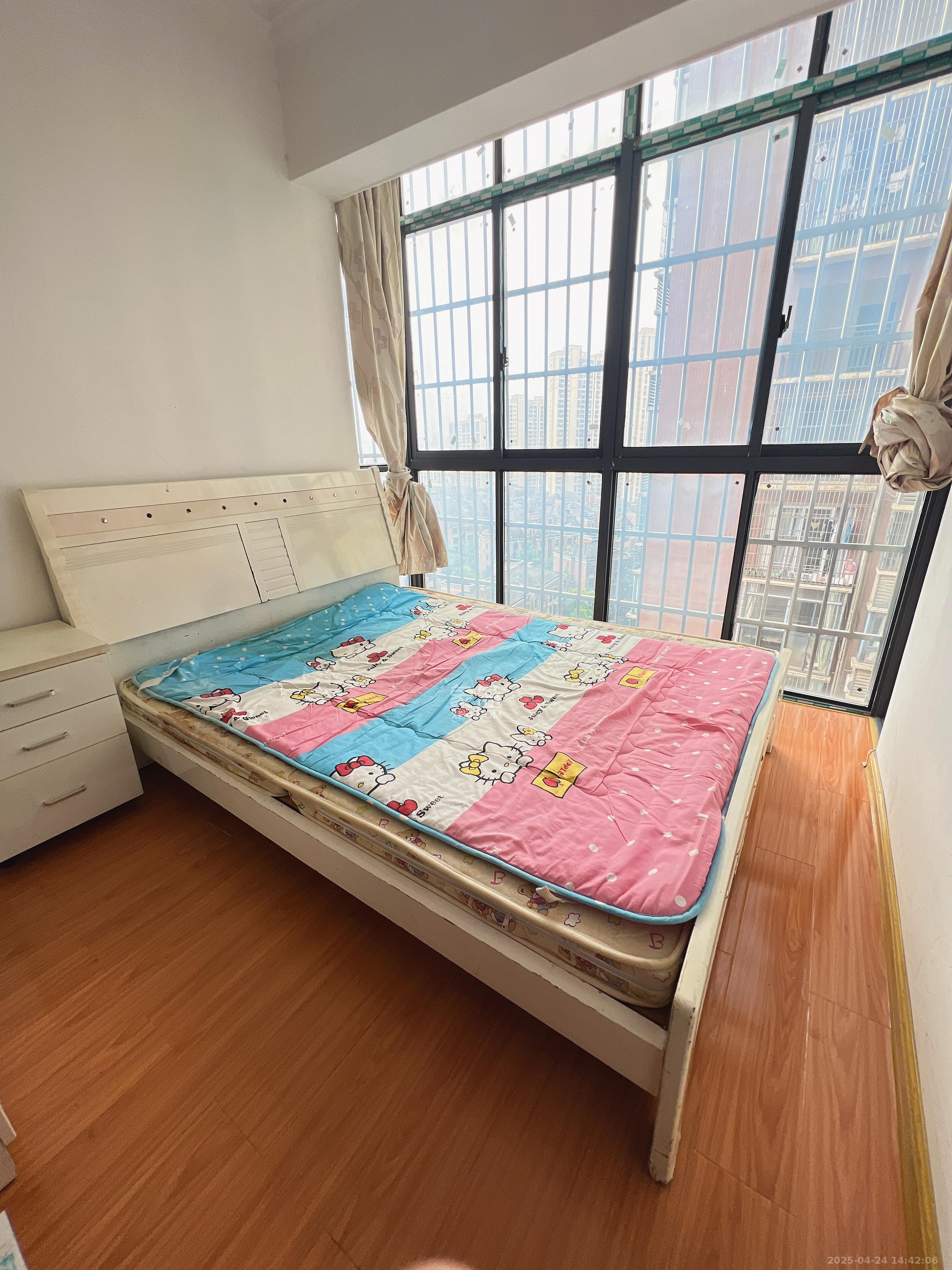 山水湾  1室2厅1卫   2100.00元/月室内图