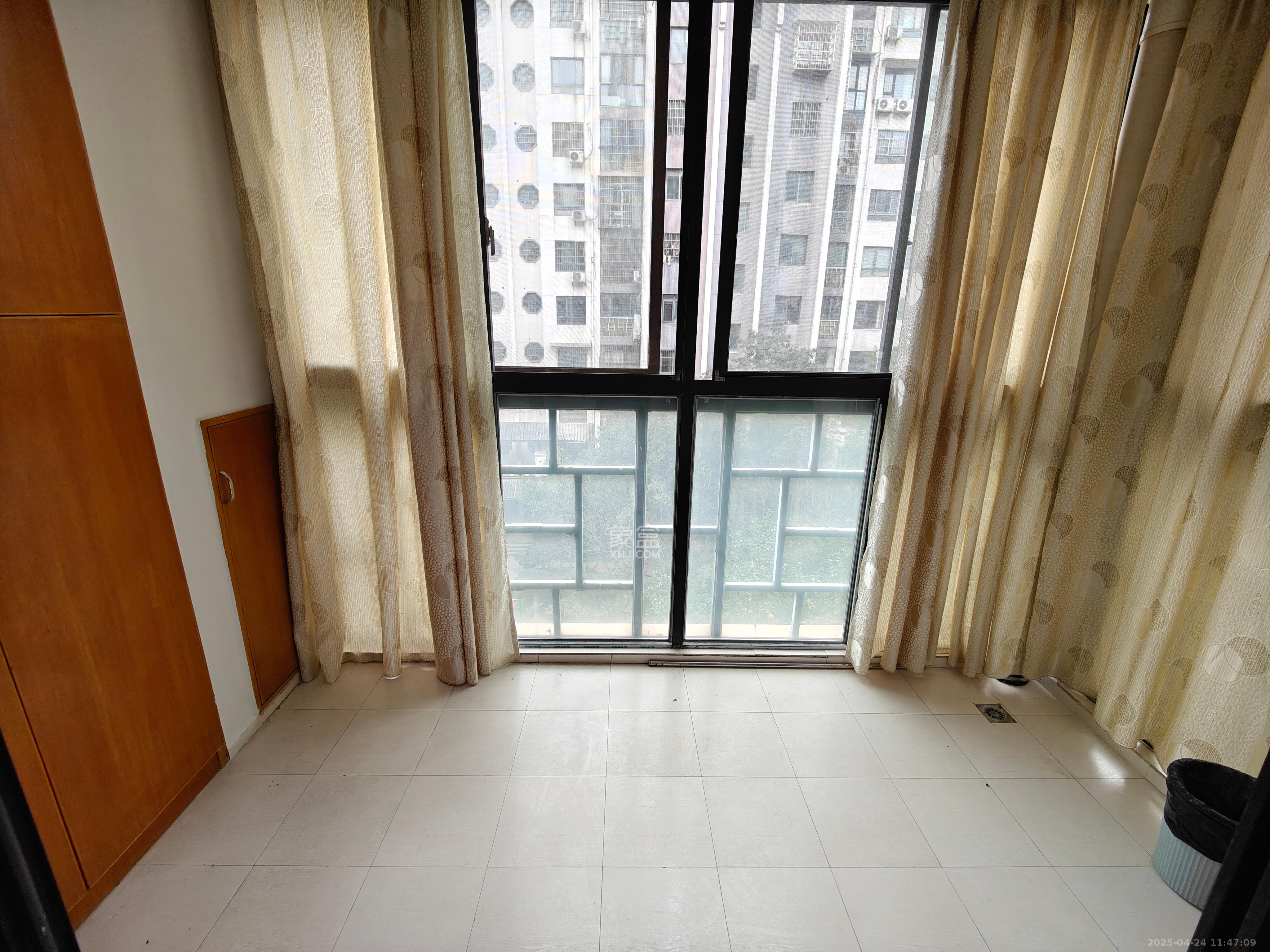 西子湖畔沃府 3室2厅1卫 2400.00元/月 西子湖畔沃府 3室2厅1卫 2400.00元/月室内图