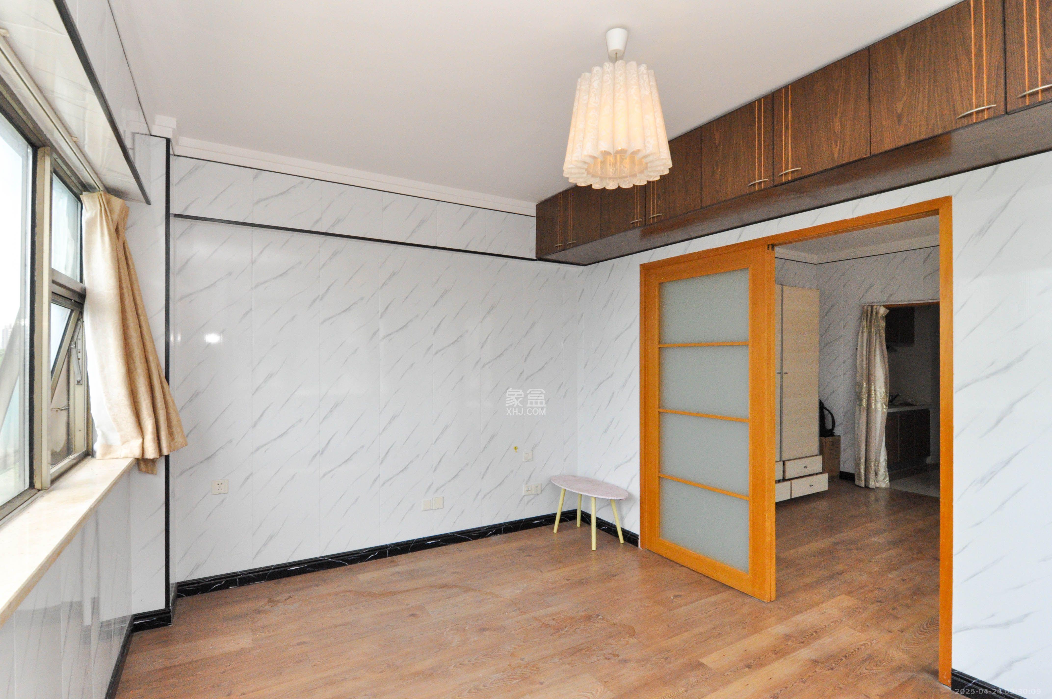 麓谷坐标 1室1厅1卫 2000.00元/月 麓谷坐标 1室1厅1卫 2000.00元/月室内图