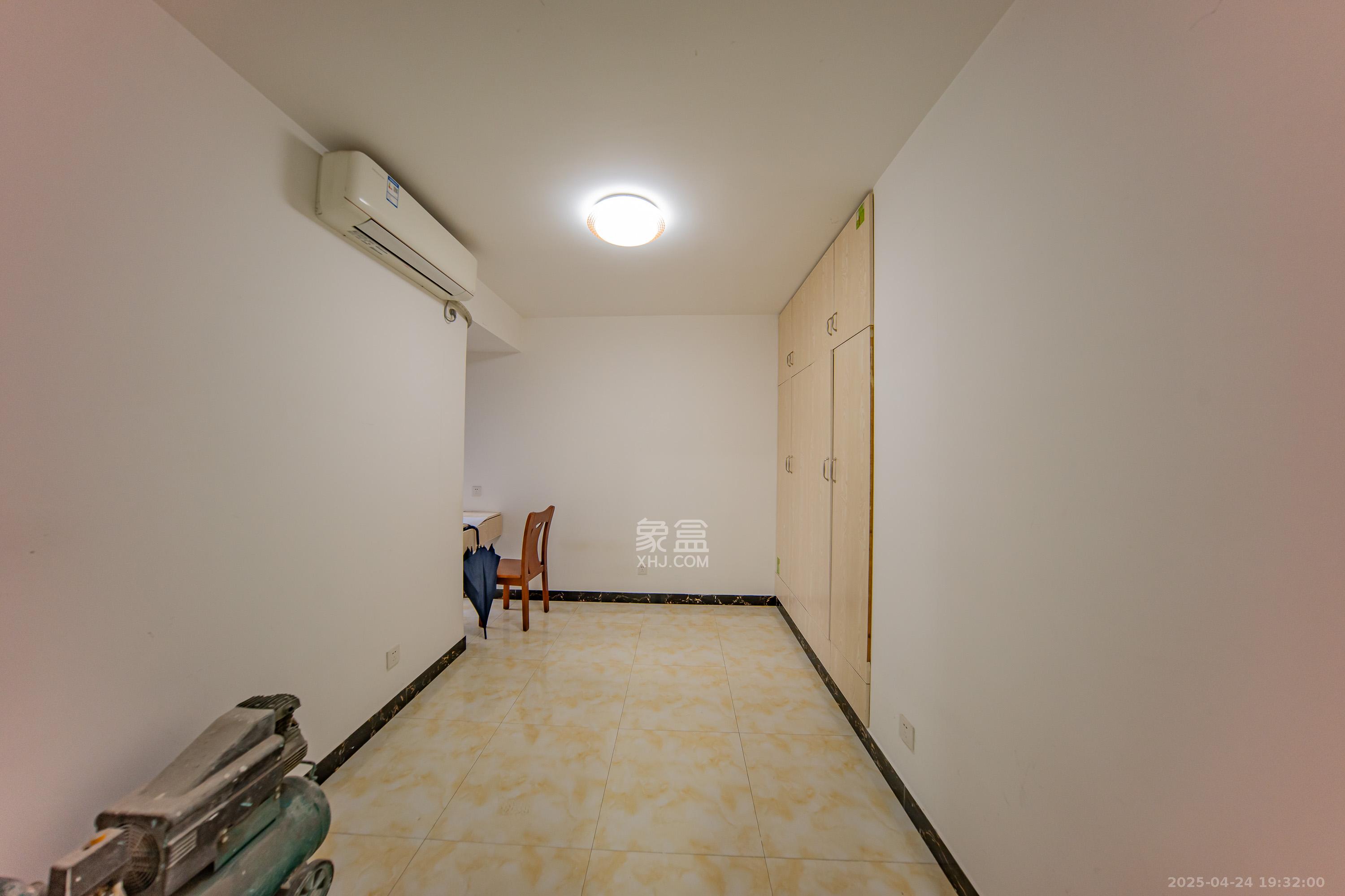 邦盛水岸御园  3室2厅1卫    57.0万 邦盛水岸御园  3室2厅1卫    57.0万卧室