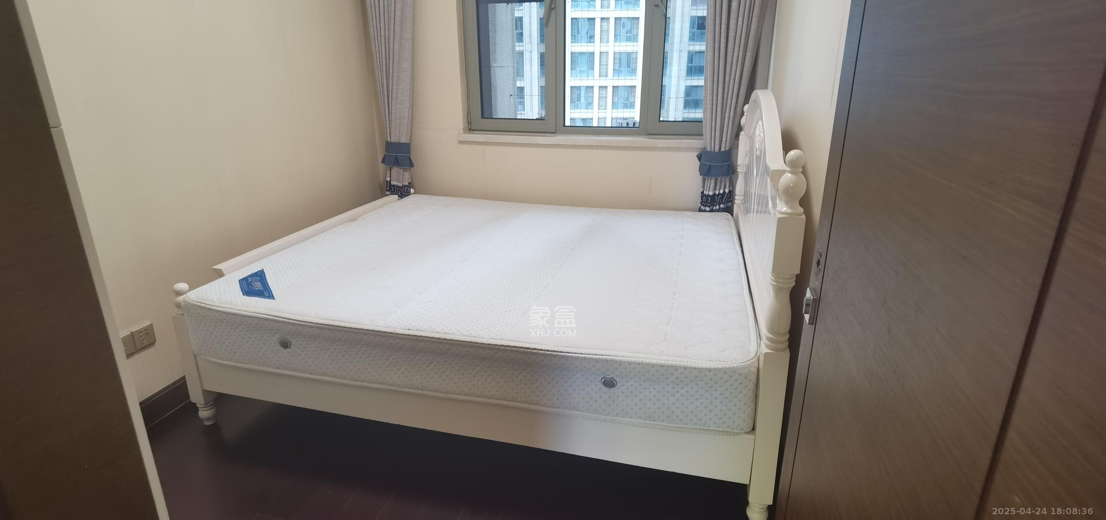 梅溪湖金茂府（金茂广场）（金茂览秀城）  4室2厅2卫    4500.0元/月室内图