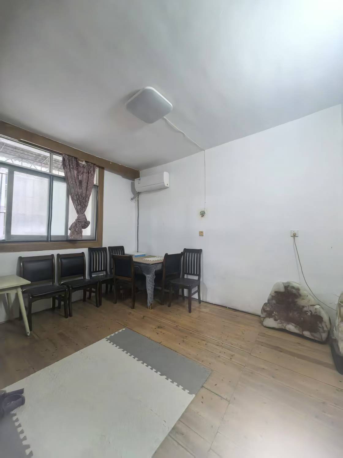 市人大政协机关大院住宅区(老市委) 4室2厅1卫 62.8万 市人大政协机关大院住宅区(老市委) 4室2厅1卫 62.8万室内图