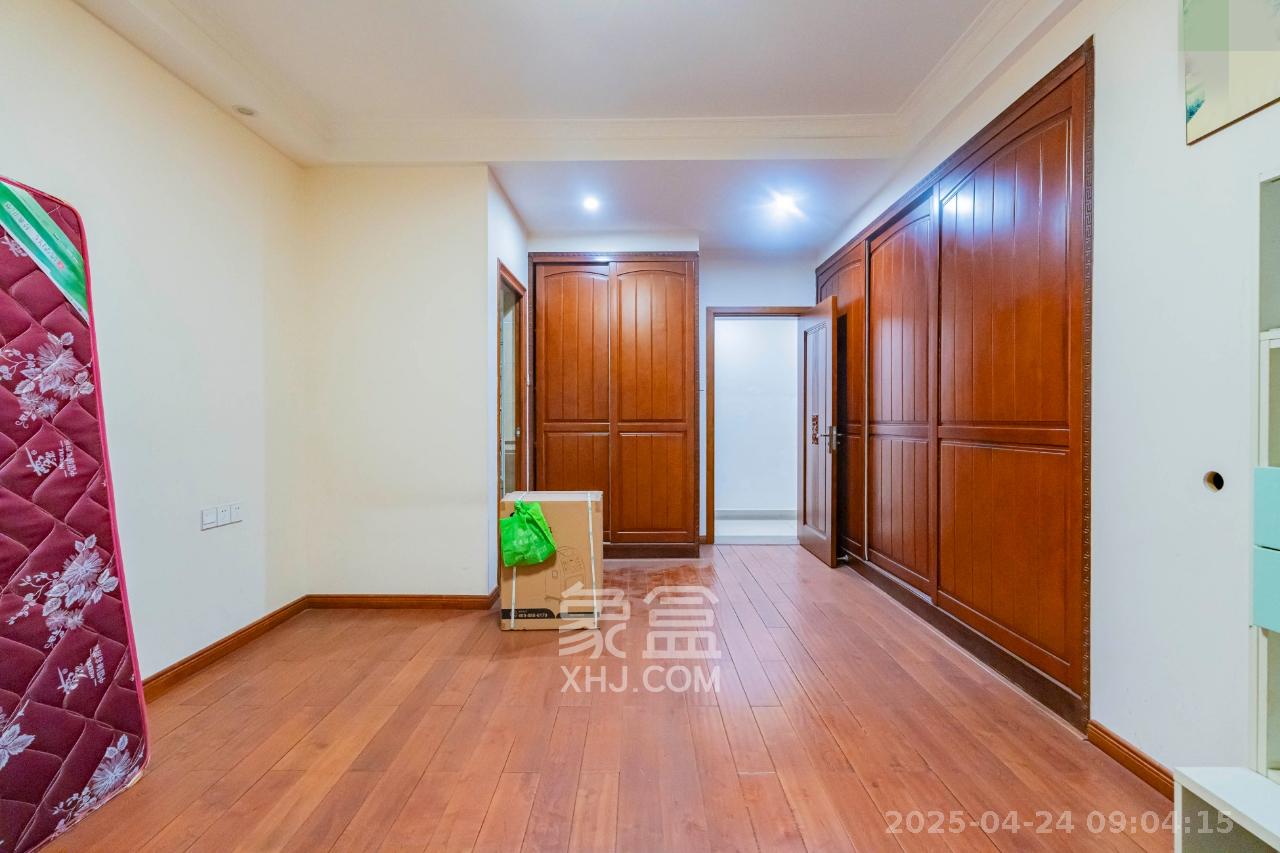 归心苑 4室2厅2卫 5000.0元/月 归心苑 4室2厅2卫 5000.0元/月室内图