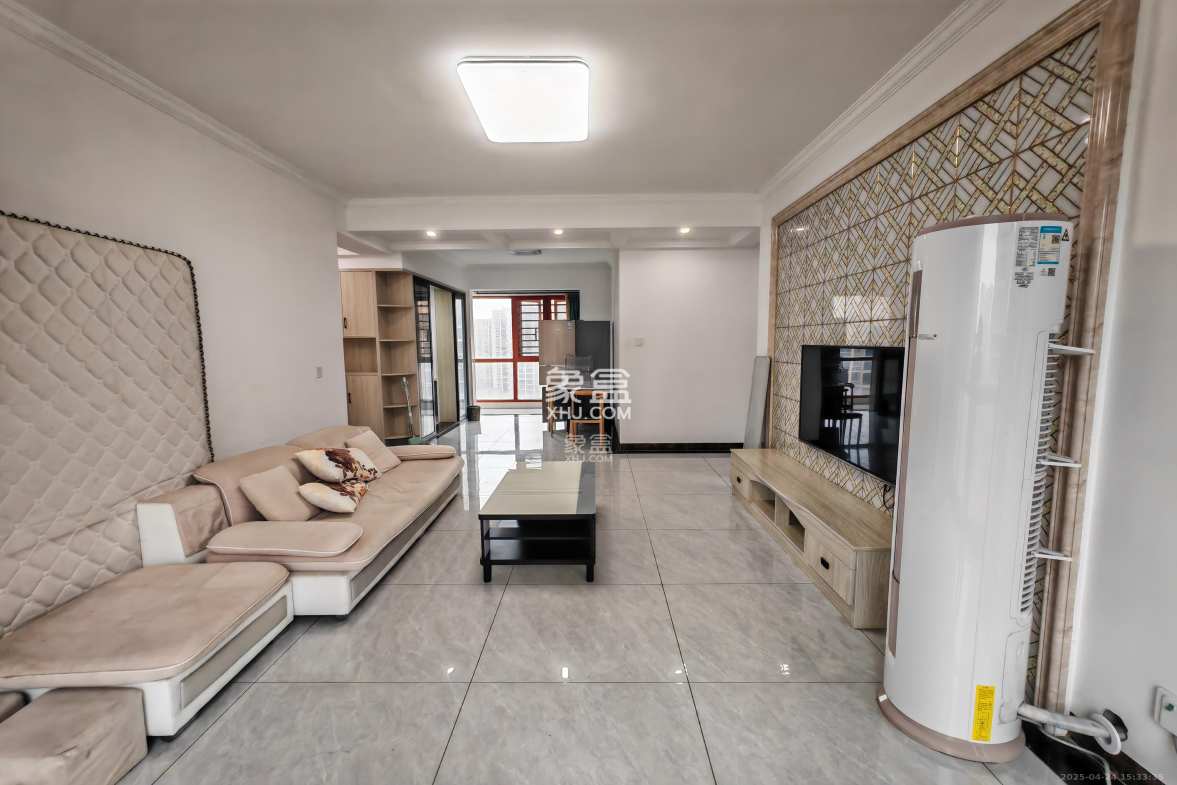 山水梅溪雅郡  3室2厅2卫    2500.0元/月 山水梅溪雅郡  3室2厅2卫    2500.0元/月室内图