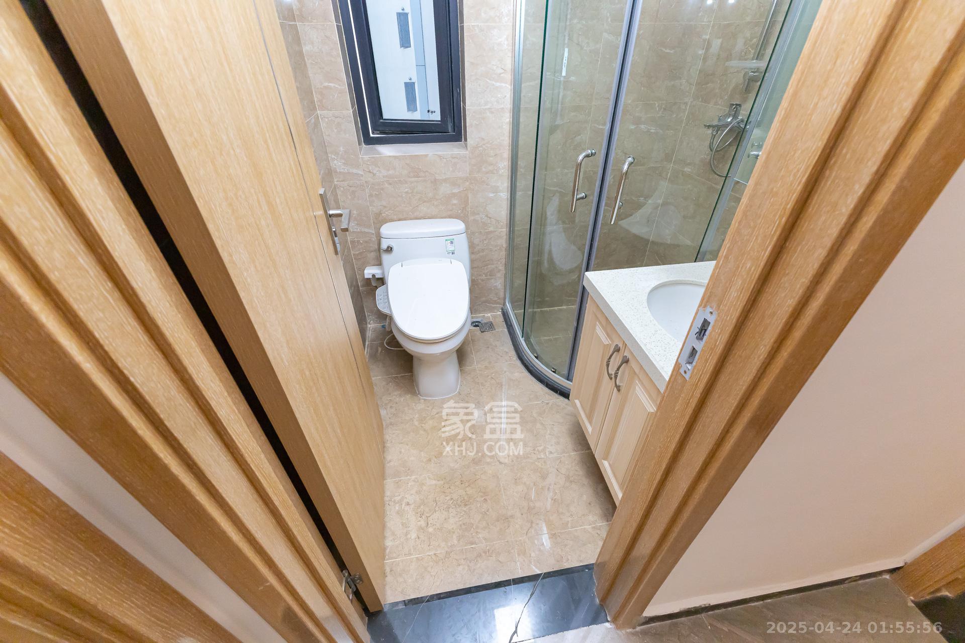 万润滨江天著 3室2厅2卫 125.0万 万润滨江天著 3室2厅2卫 125.0万卫生间