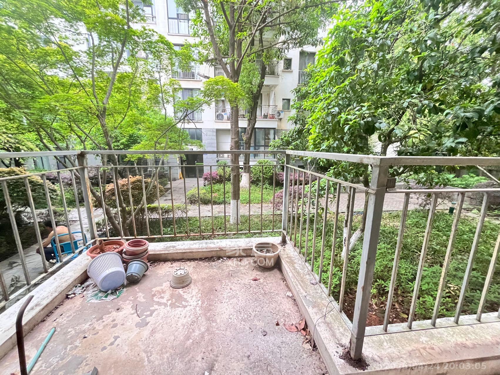 西街花园 3室2厅2卫 3000.0元/月 西街花园 3室2厅2卫 3000.0元/月室内图