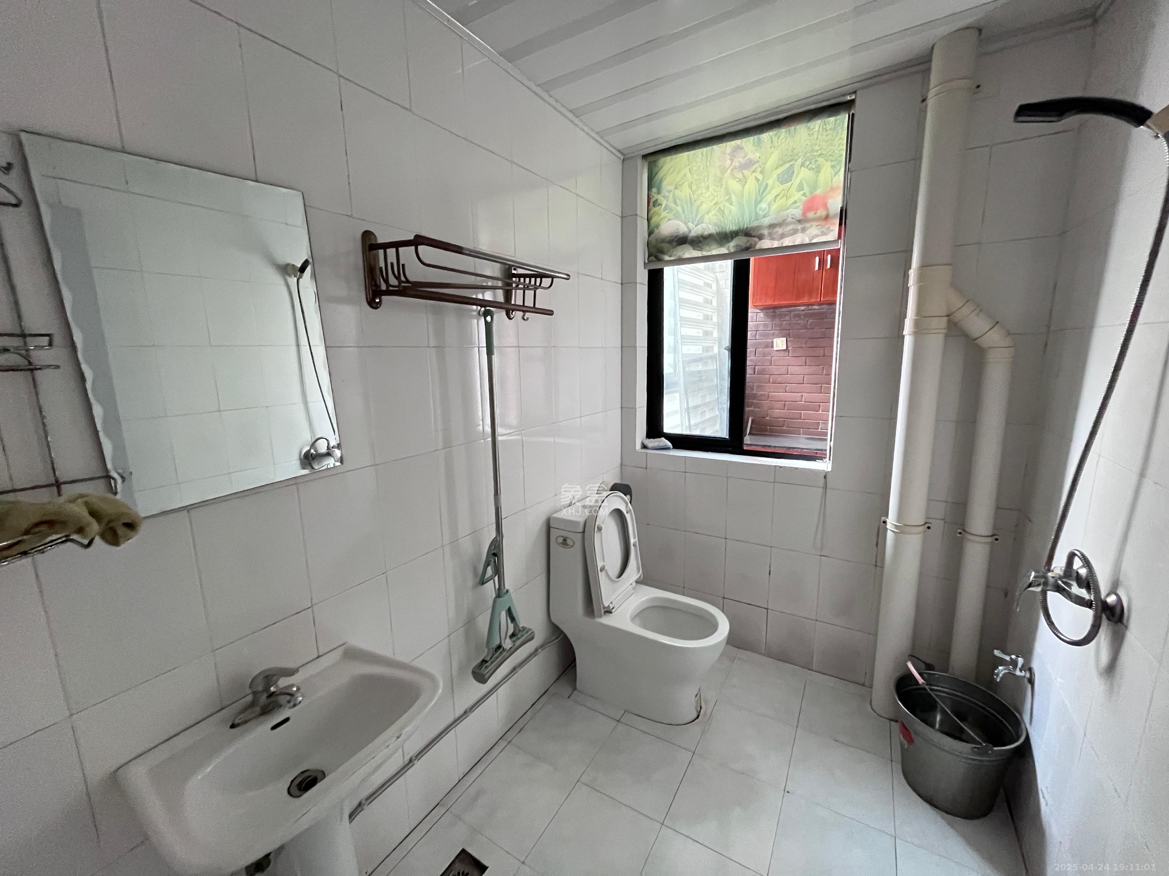 鑫远湘府华城 2室2厅1卫 2200.0元/月 鑫远湘府华城 2室2厅1卫 2200.0元/月室内图