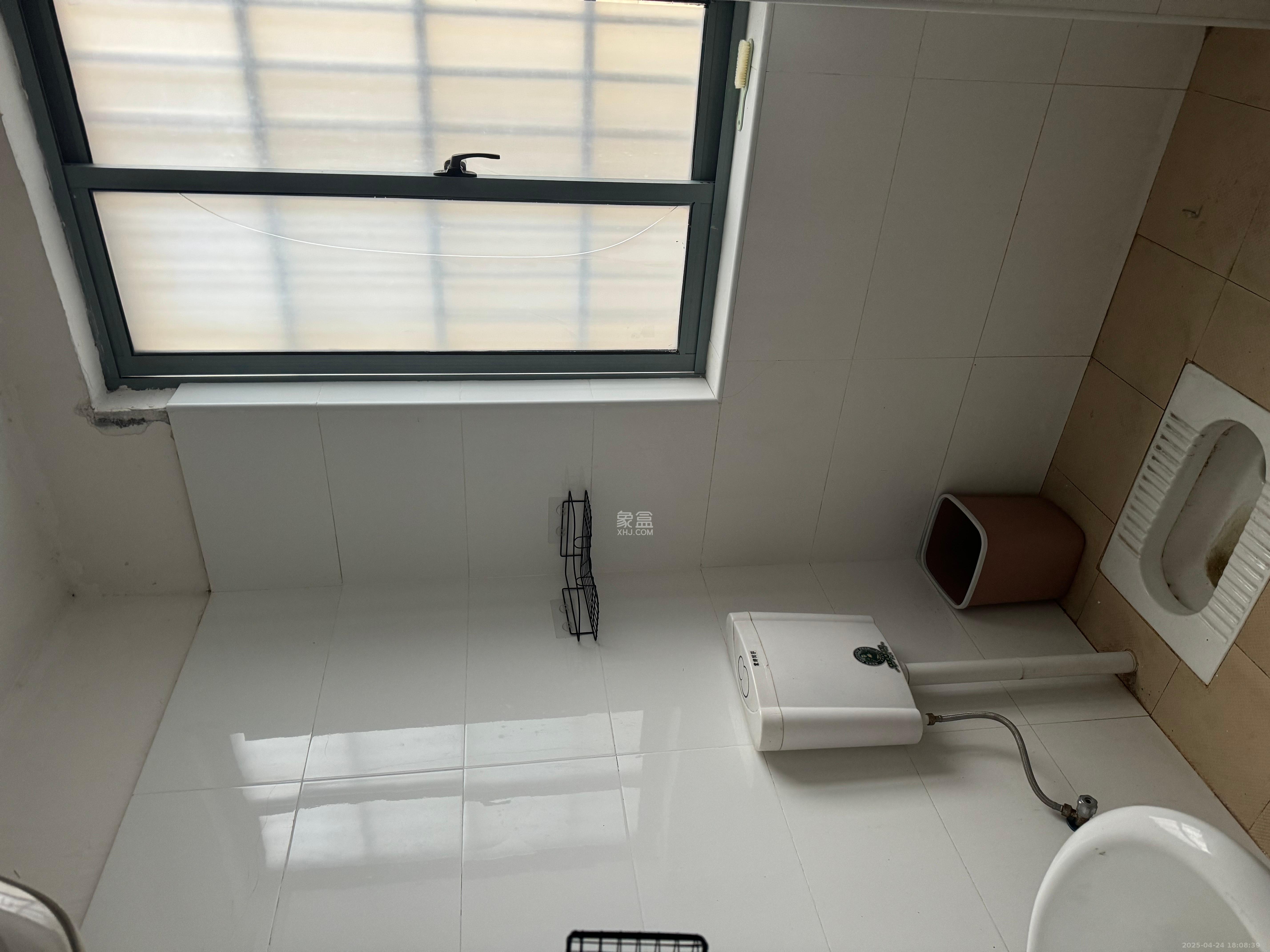 雄新水印廊桥(雄新华府) 3室2厅1卫 1600.0元/月 雄新水印廊桥(雄新华府) 3室2厅1卫 1600.0元/月室内图