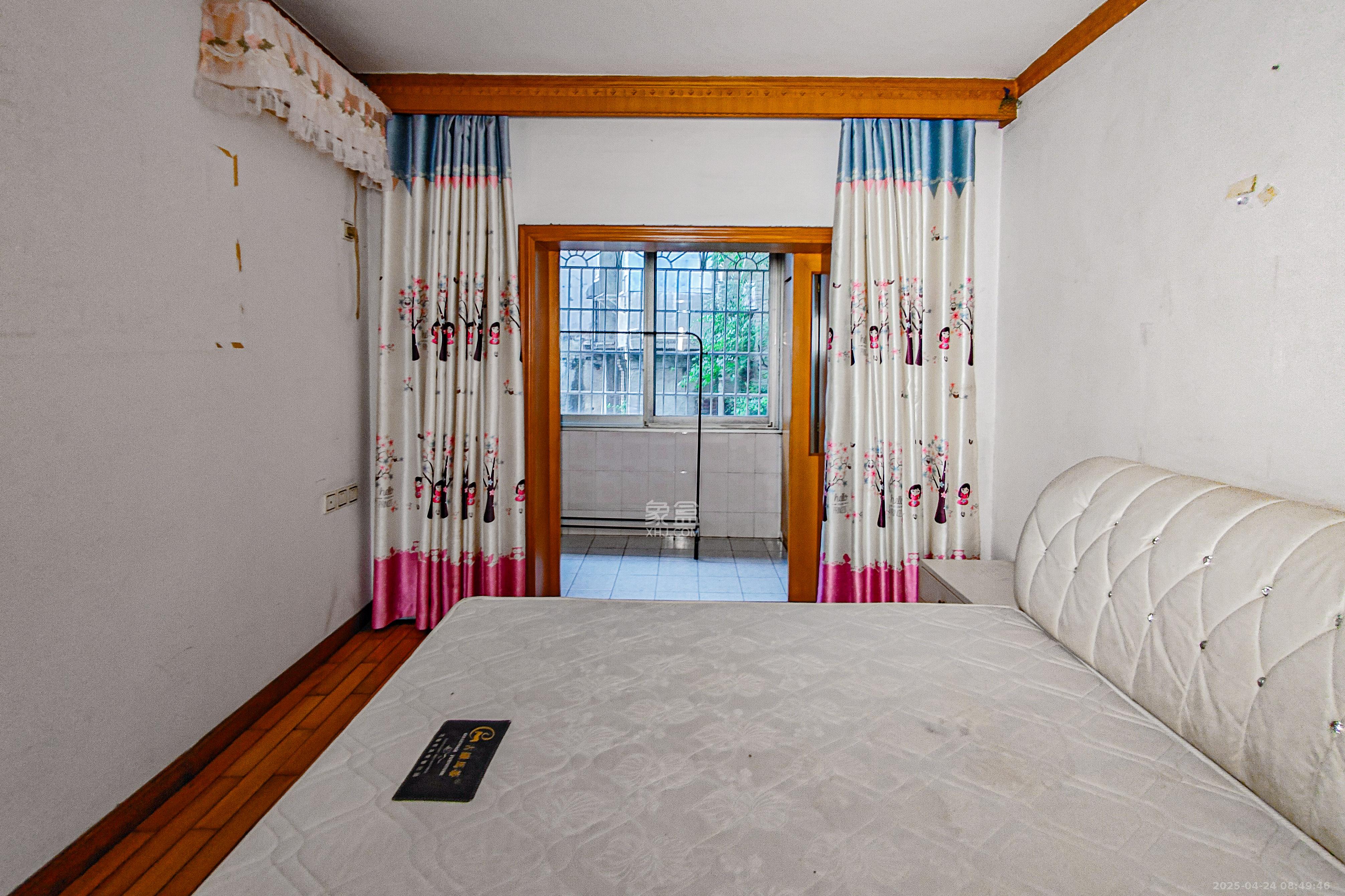 天心里散盘 3室1厅1卫 75.0万 天心里散盘 3室1厅1卫 75.0万卧室