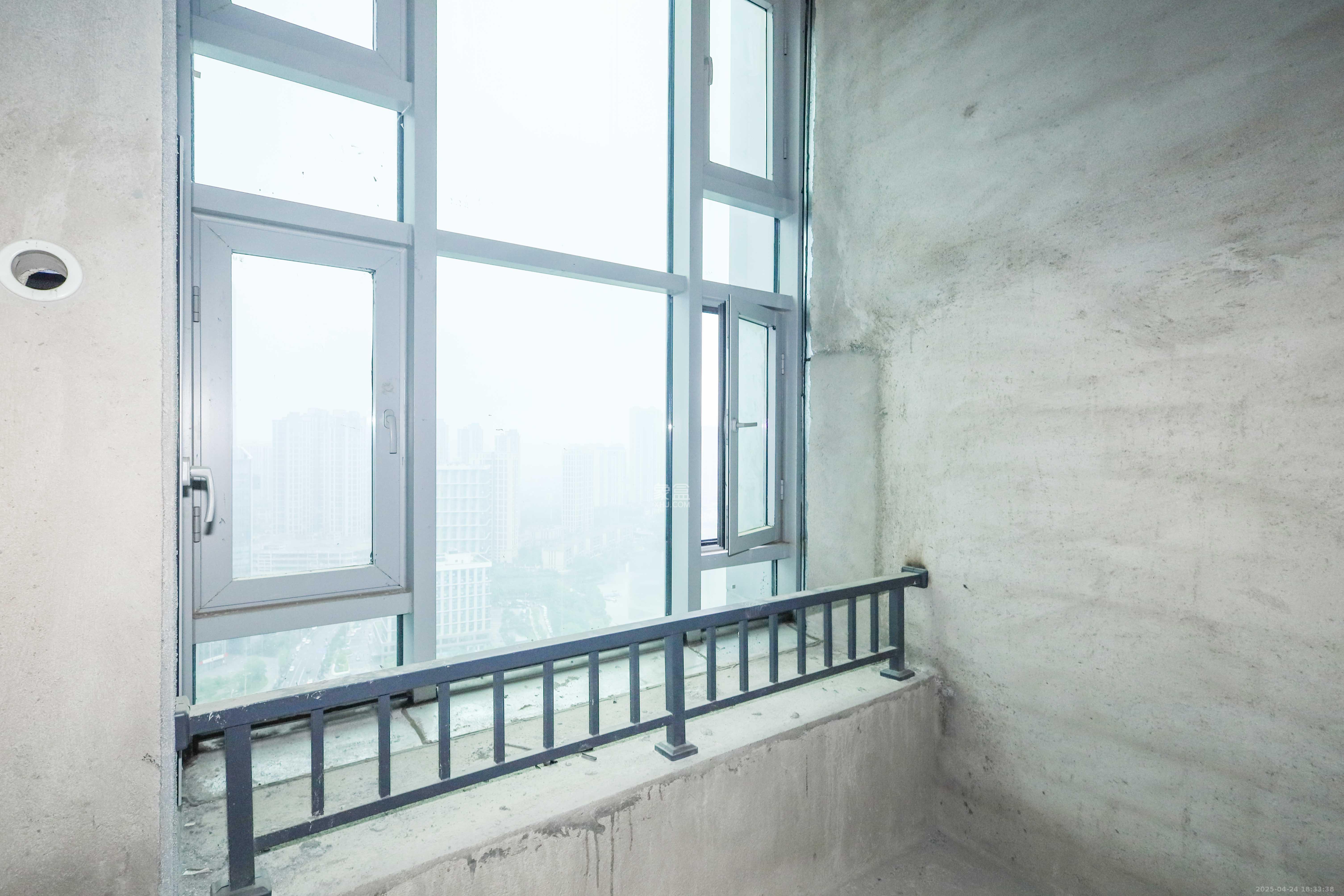 福晟翡翠湾  1室0厅0卫    32.8万阳台