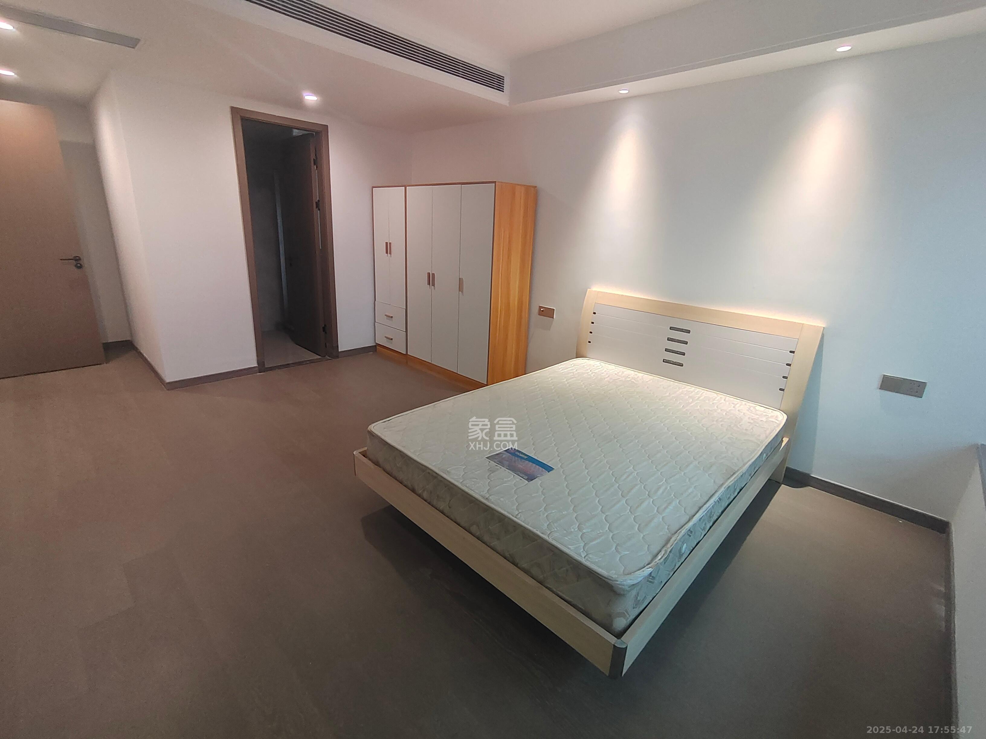 江悦和鸣  4室2厅2卫   4500.00元/月室内图