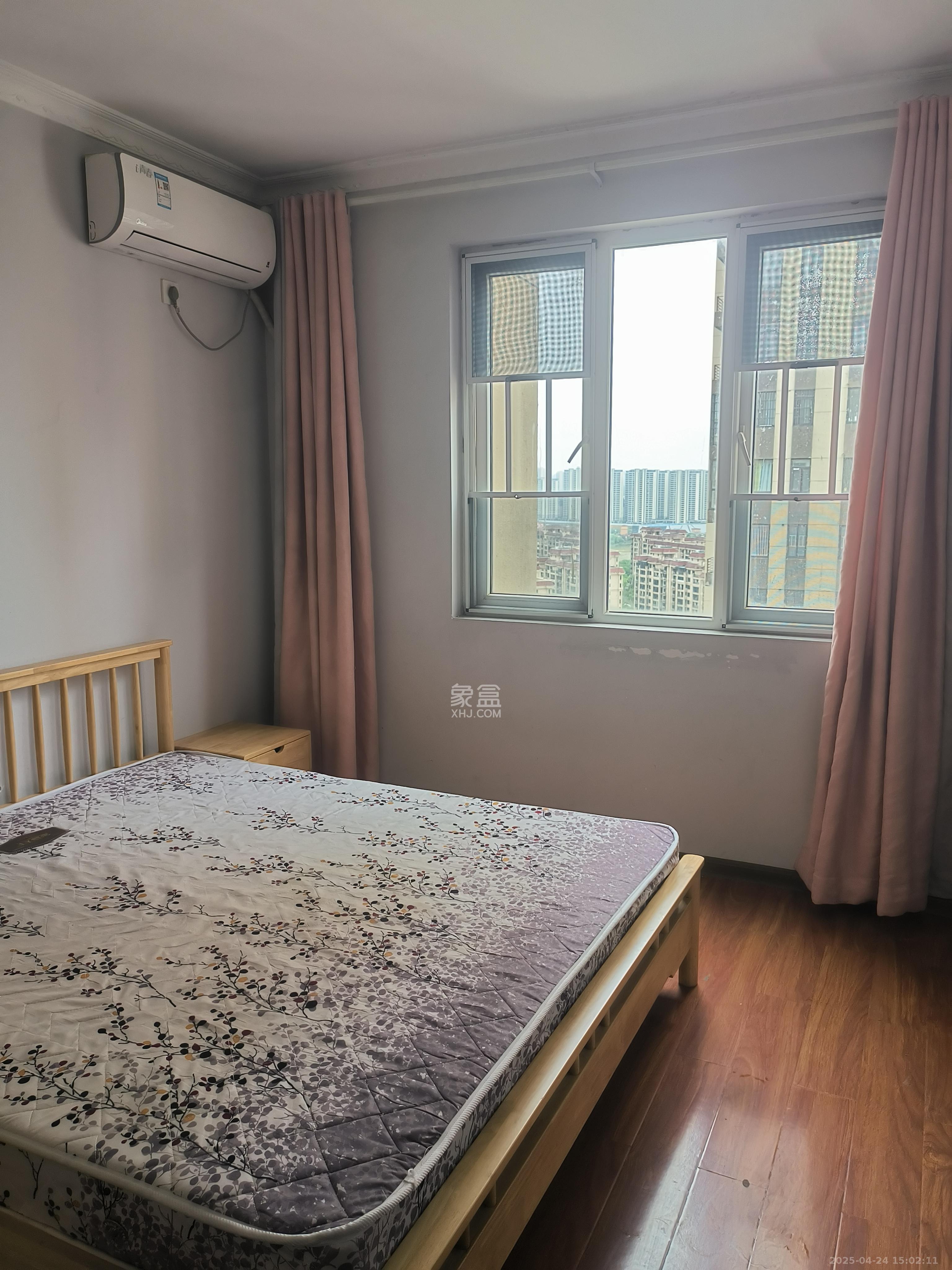 绿地香树花城 3室1厅1卫 1500.0元/月 绿地香树花城 3室1厅1卫 1500.0元/月室内图