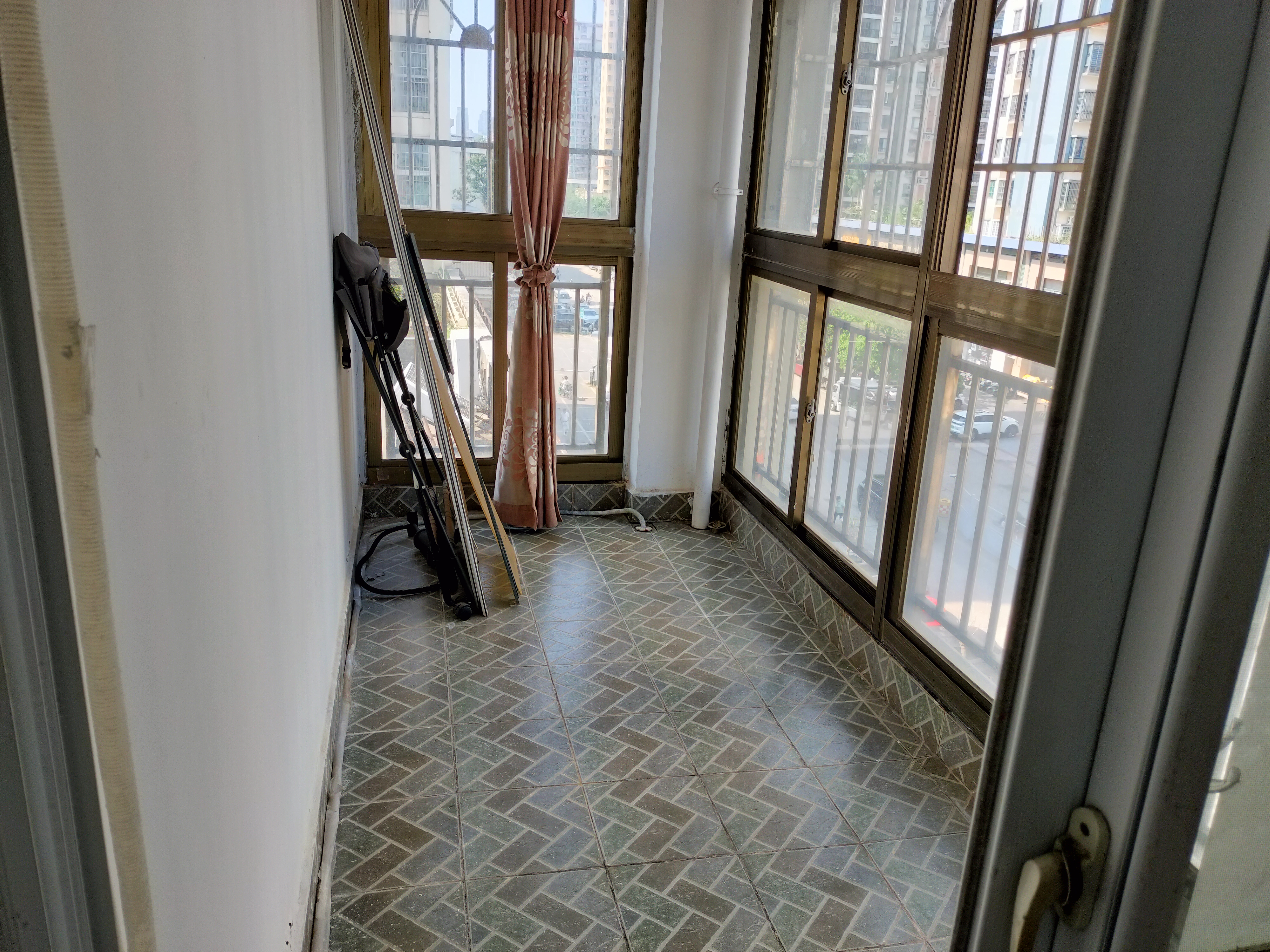 蓝水湾一期  2室1厅1卫   2300.00元/月室内图