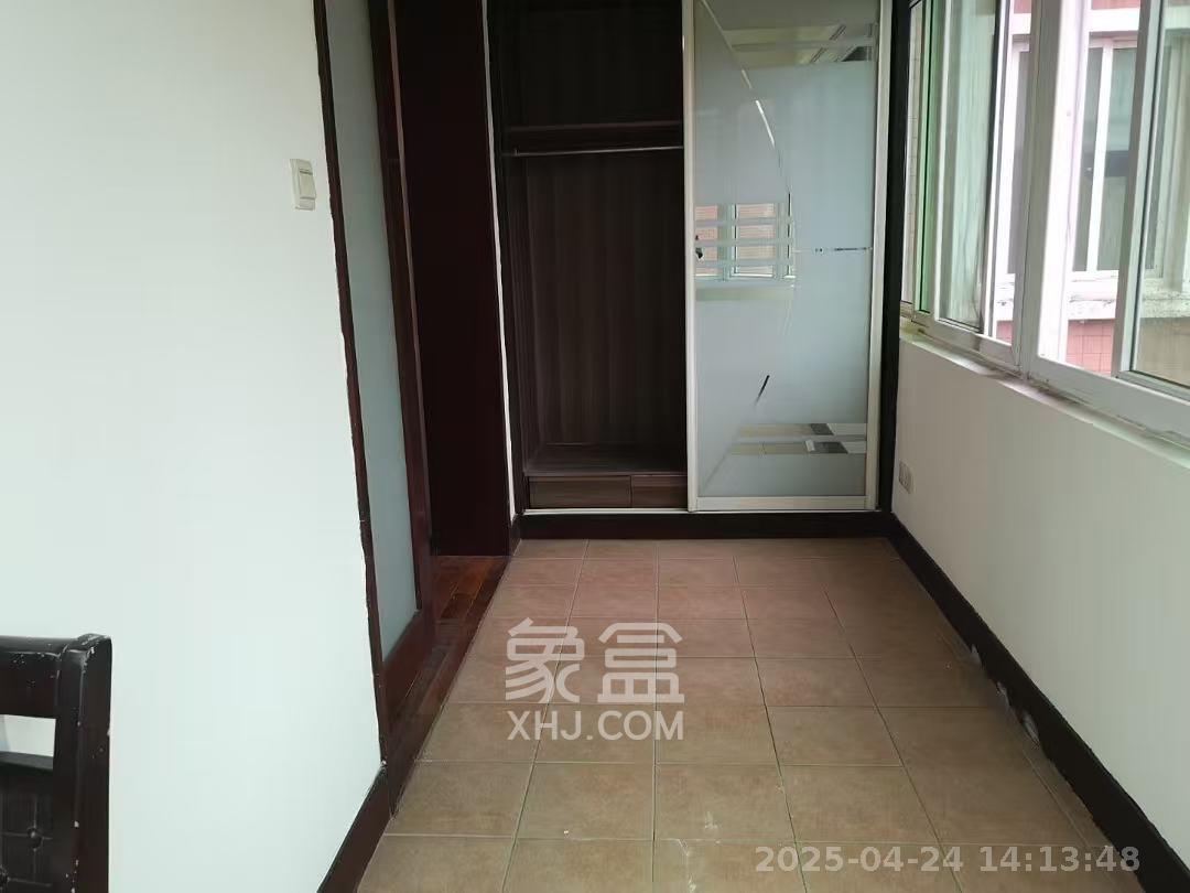 新华联家园  3室2厅1卫   3600.00元/月室内图