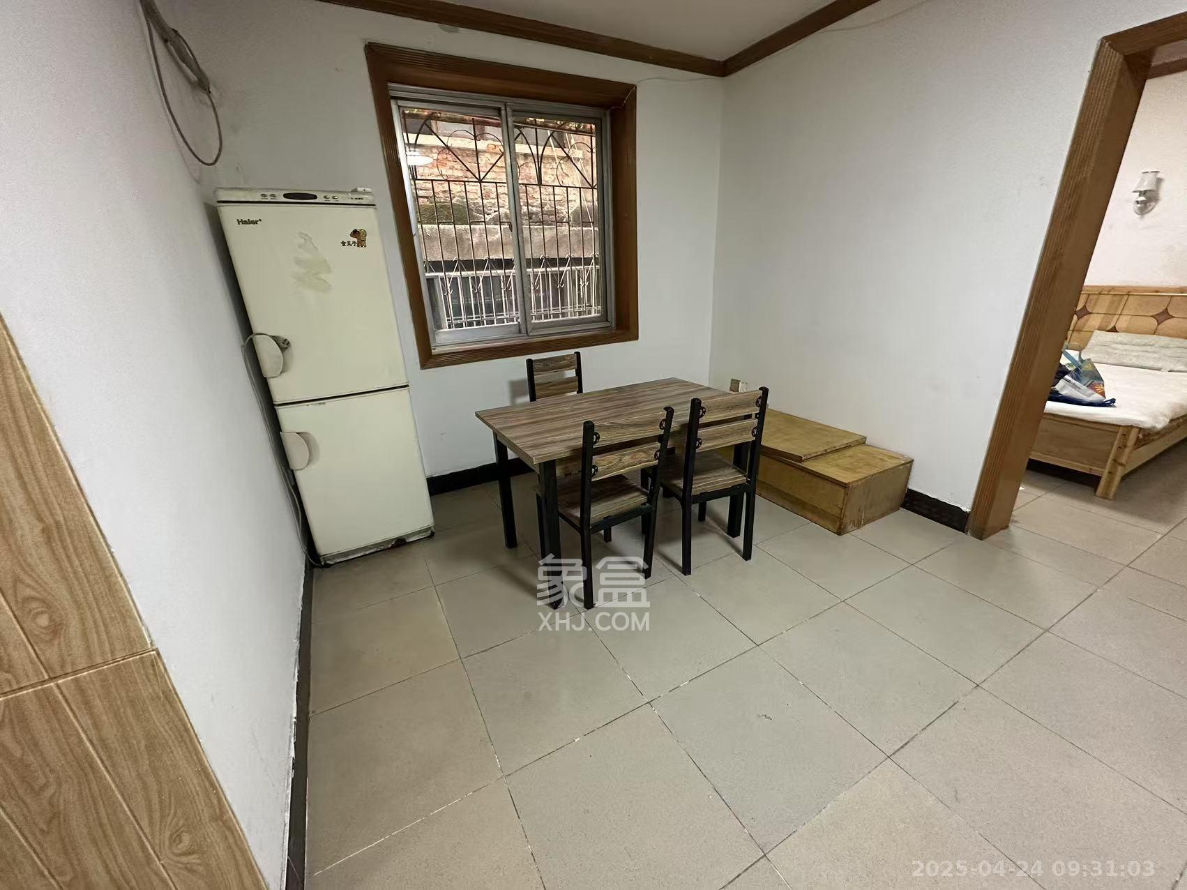 吉景小区 2室2厅1卫 1600.0元/月 吉景小区 2室2厅1卫 1600.0元/月室内图