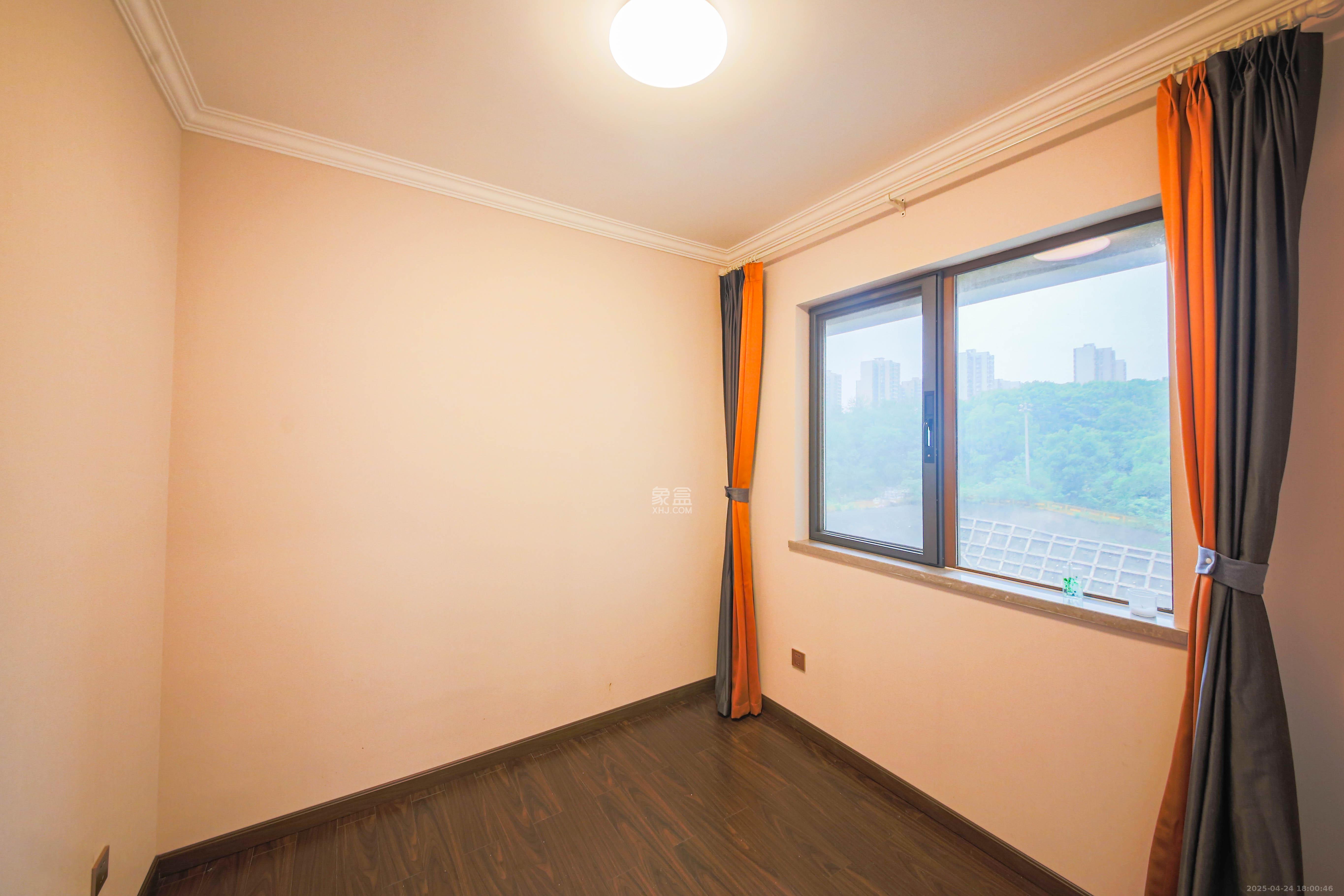 弘阳昕悦府 4室2厅2卫 145.0万 弘阳昕悦府 4室2厅2卫 145.0万卧室