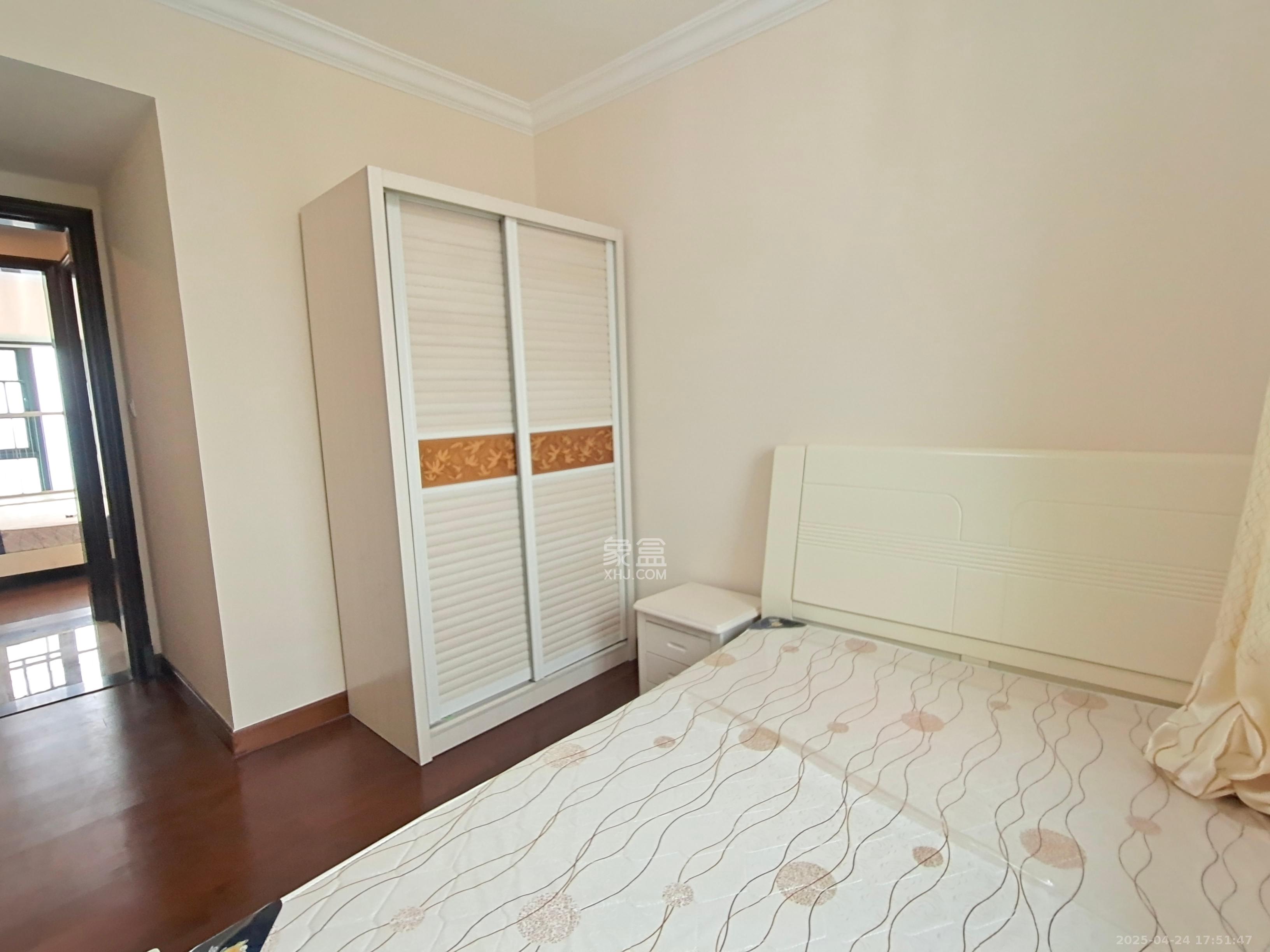 恒大雅苑 3室2厅1卫 2600.0元/月 恒大雅苑 3室2厅1卫 2600.0元/月室内图