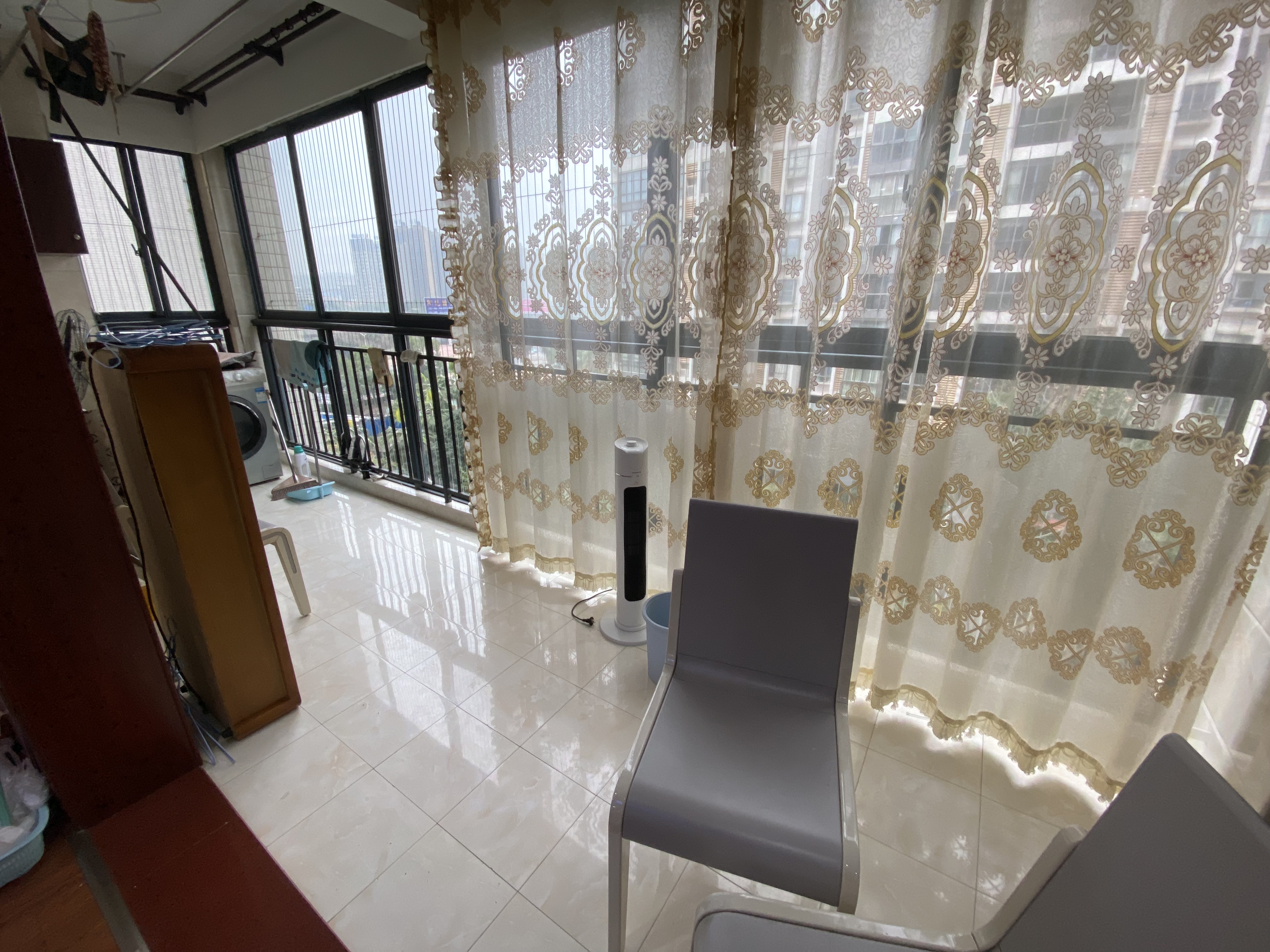 珠江愉景新城  3室2厅2卫   1500.00元/月室内图
