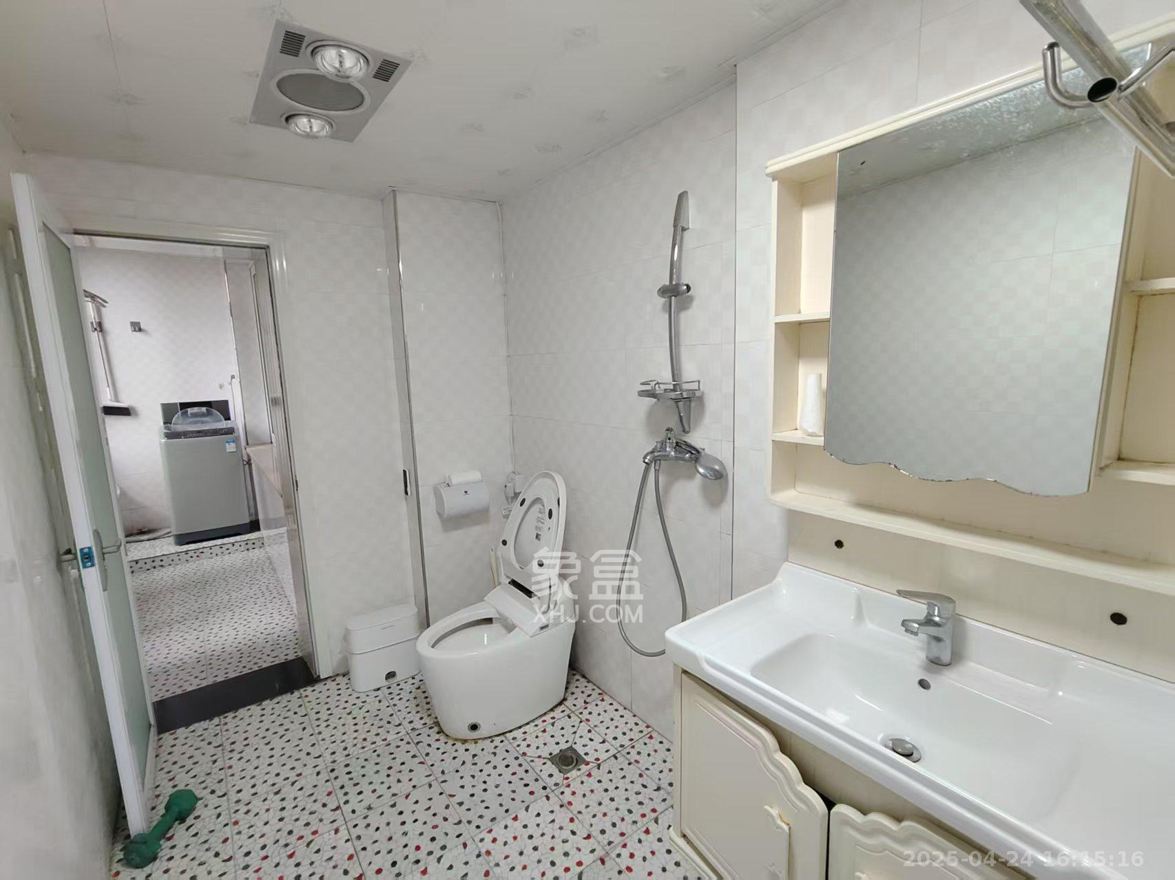 盘龙名府 3室2厅1卫 1600.0元/月 盘龙名府 3室2厅1卫 1600.0元/月室内图