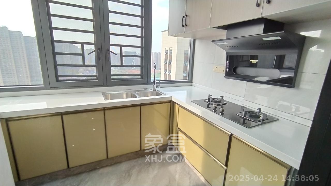 澳海澜庭  3室2厅2卫   1800.00元/月室内图