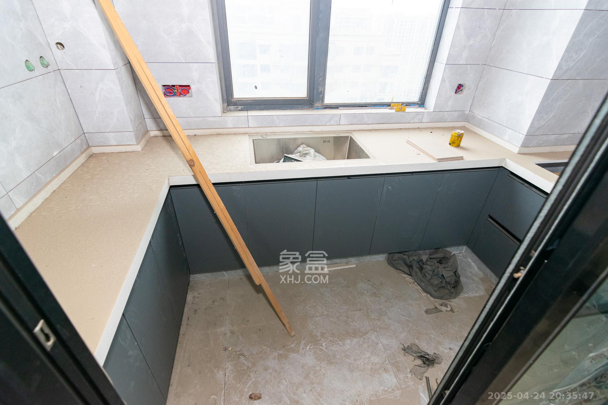 澳海月亮湾 4室2厅2卫 65.0万 澳海月亮湾 4室2厅2卫 65.0万厨房