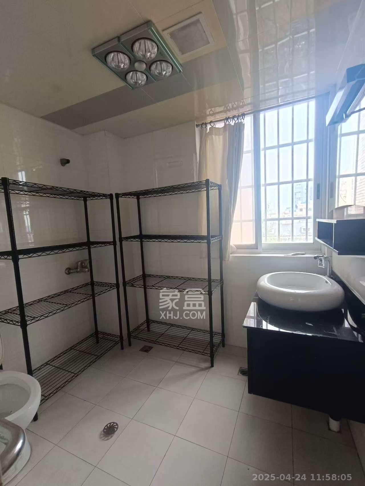 山水庭院  3室2厅2卫    2300.0元/月 山水庭院  3室2厅2卫    2300.0元/月室内图