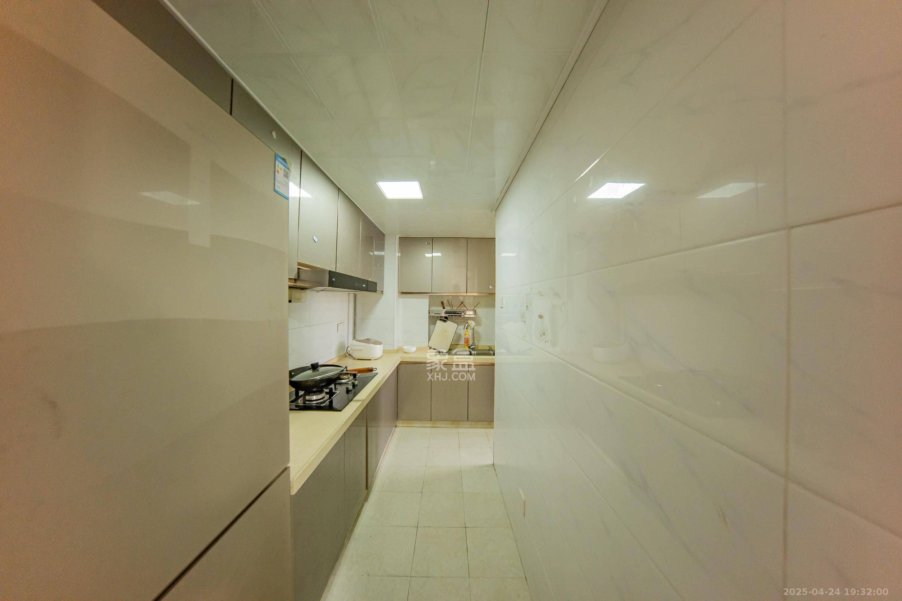 邦盛水岸御园  3室2厅1卫    57.0万 邦盛水岸御园  3室2厅1卫    57.0万厨房