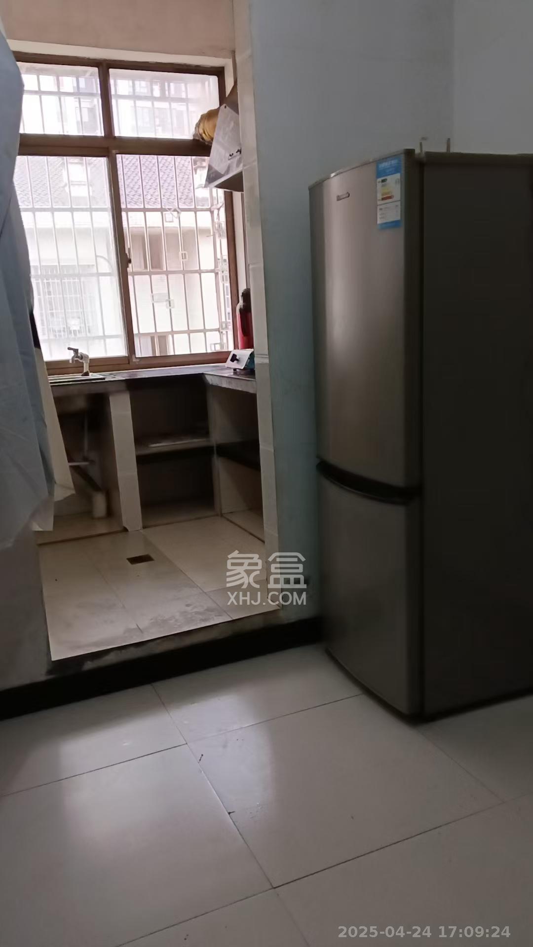 花桥钢材市场(花桥小区)  1室1厅1卫    1200.0元/月 花桥钢材市场(花桥小区)  1室1厅1卫    1200.0元/月室内图