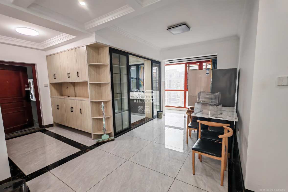 山水梅溪雅郡  3室2厅2卫    2500.0元/月 山水梅溪雅郡  3室2厅2卫    2500.0元/月室内图