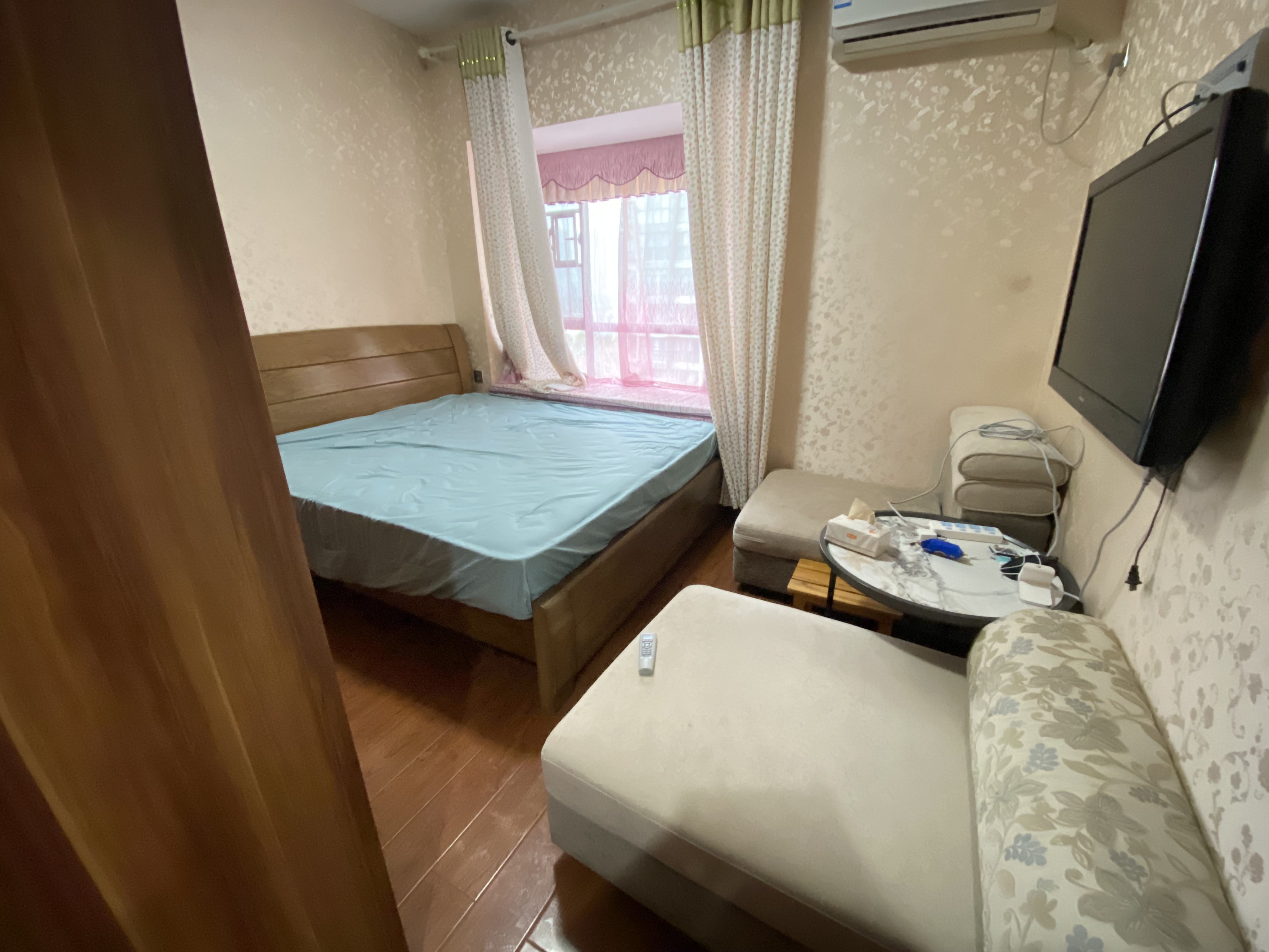 珠江愉景新城  3室2厅2卫   1500.00元/月室内图
